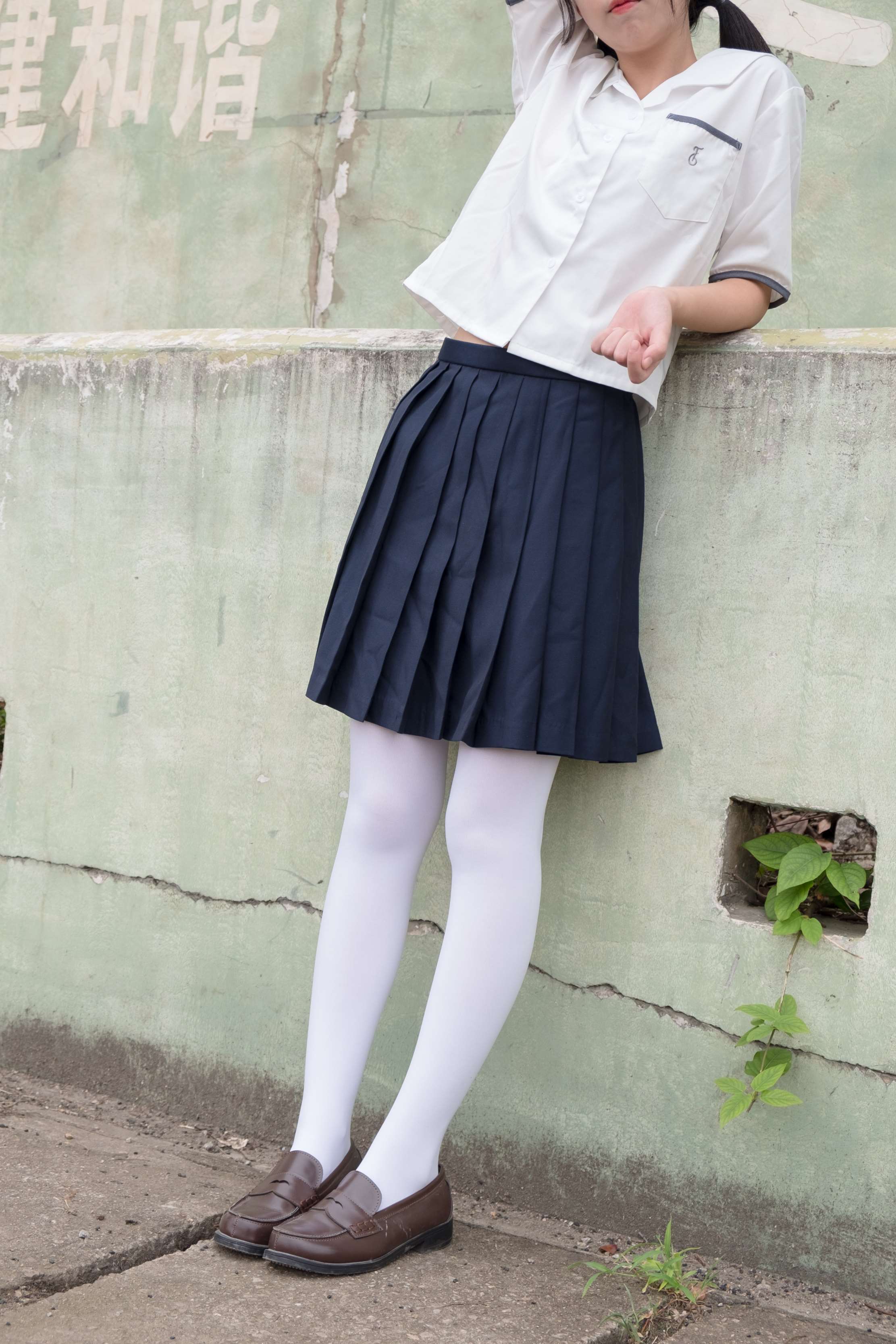 R15-034 户外白丝秀 [102P-696MB]