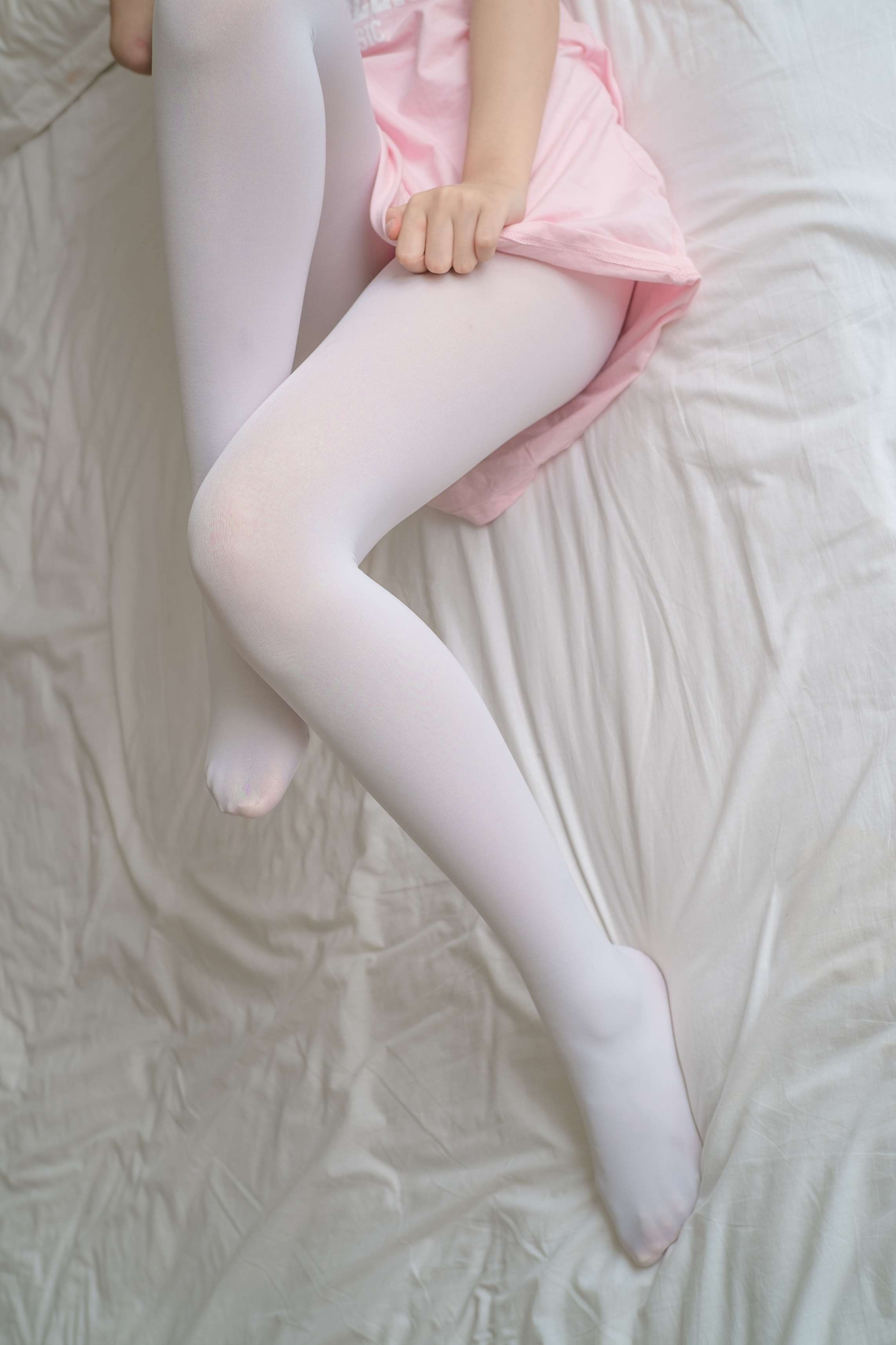 R15-035 粉红少女白丝美足 [108P-639MB]