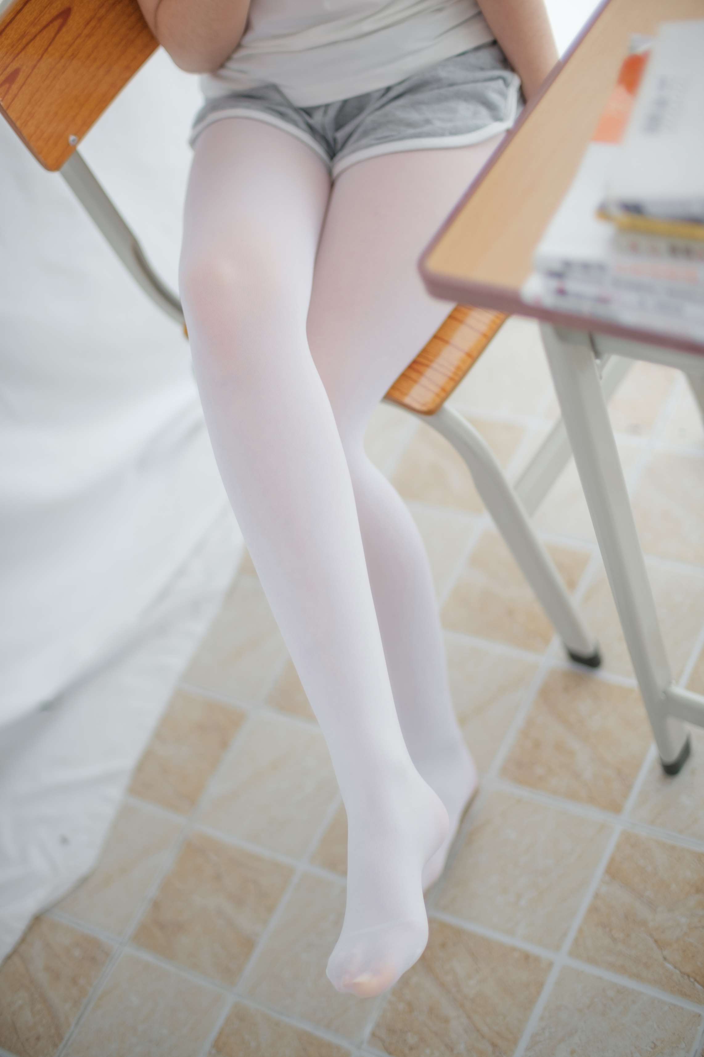 R15-005 JK白丝诱惑 [85P-435MB]