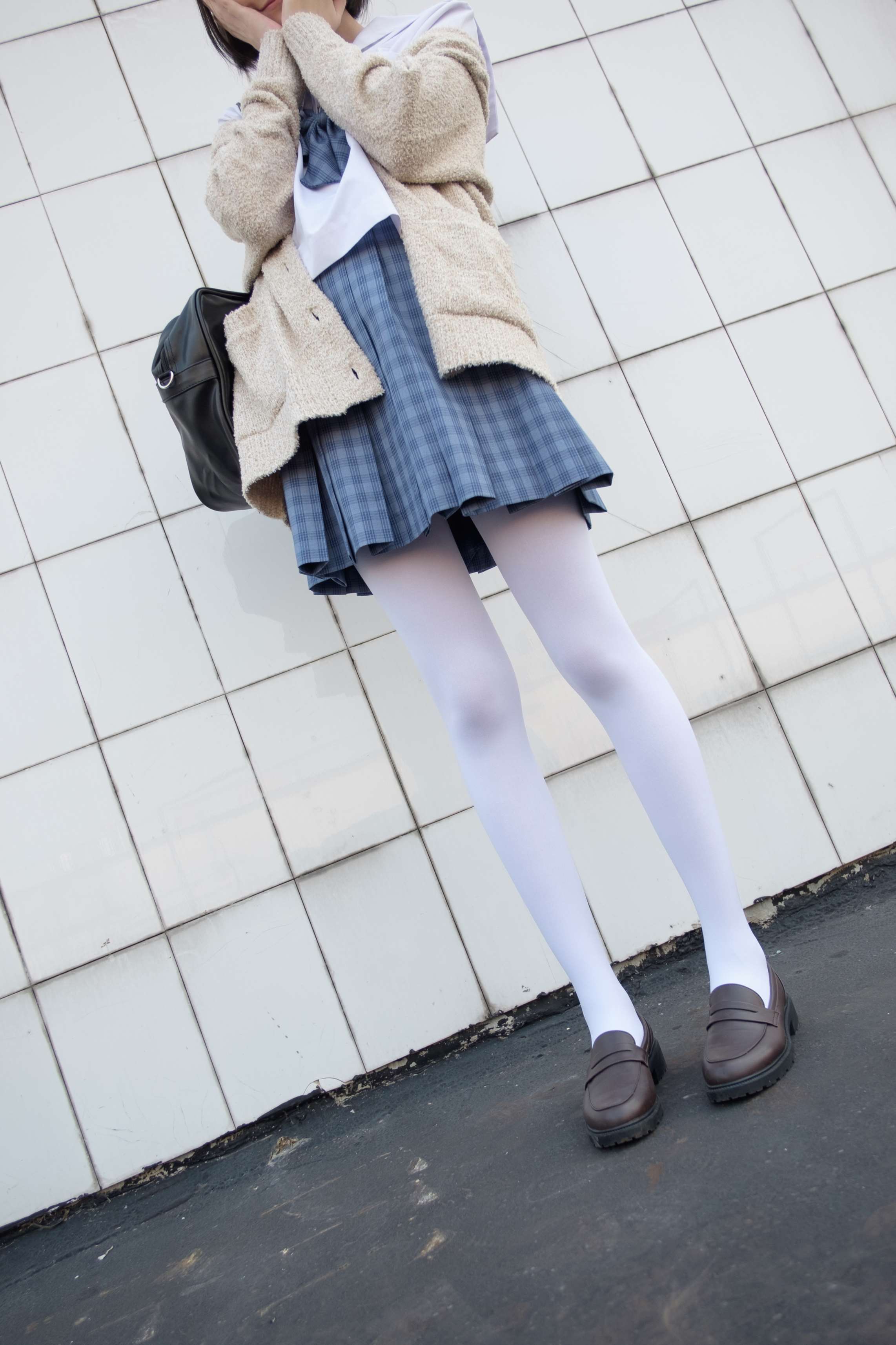 SSR-001 天台上的白丝 [74P-493MB]