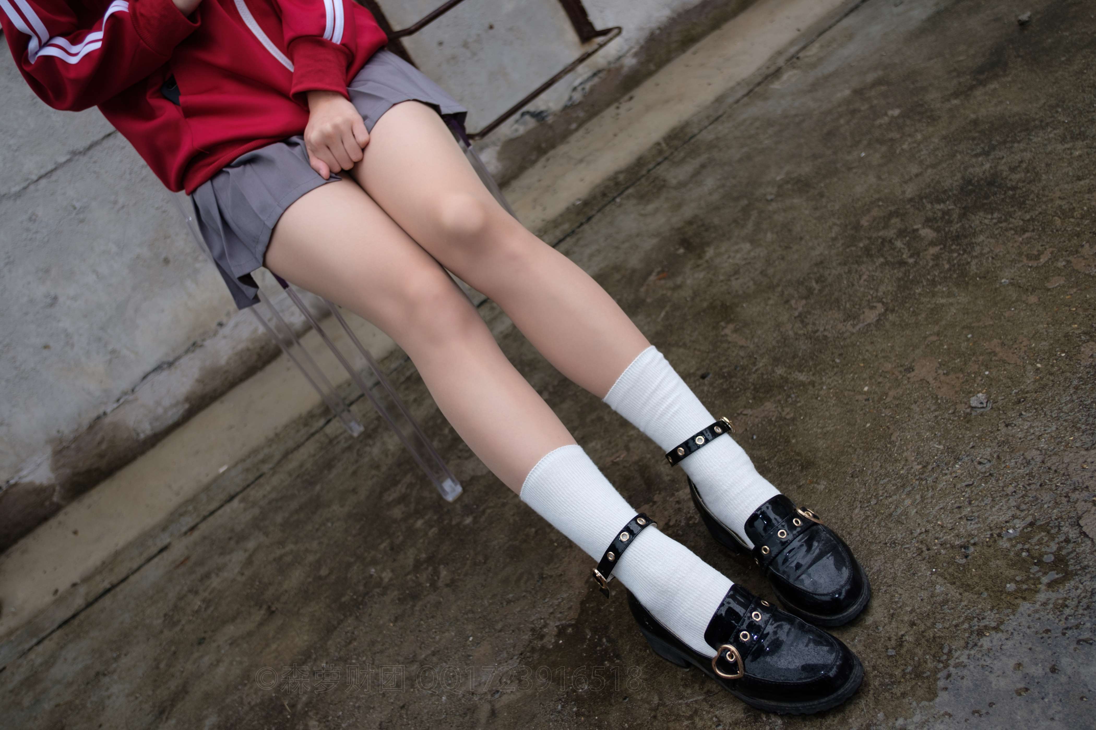 X-044 红衣少女浴缸玩肉丝 [88P1V-2.16GB]