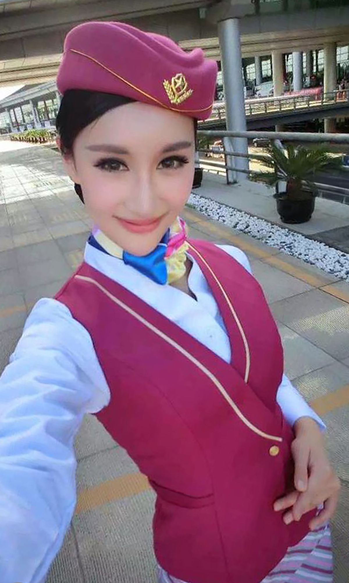 曼苏拉娜《天生媚骨 性感空袭》 UGirls 爱尤物 No.058 [28P]