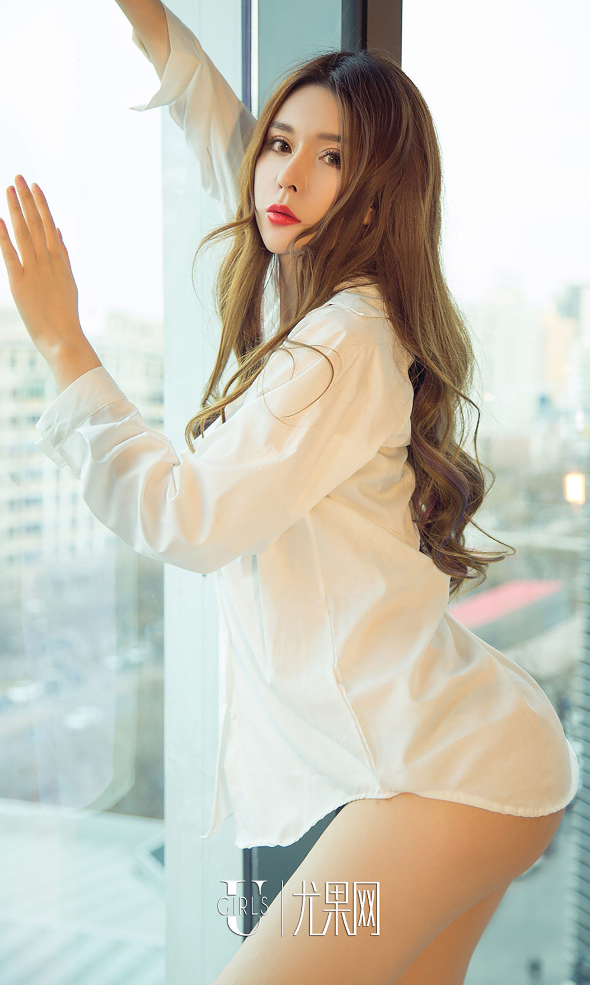 娜尤子《亮眼红唇》 UGirls 爱尤物 No.972 [40P]