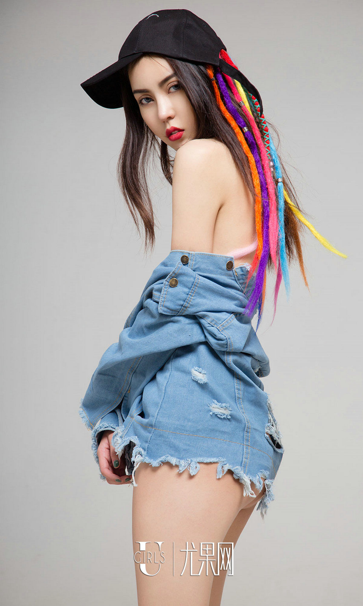 UGirls 爱尤物 No.1368 明娜 嗨玩少女 [35P]