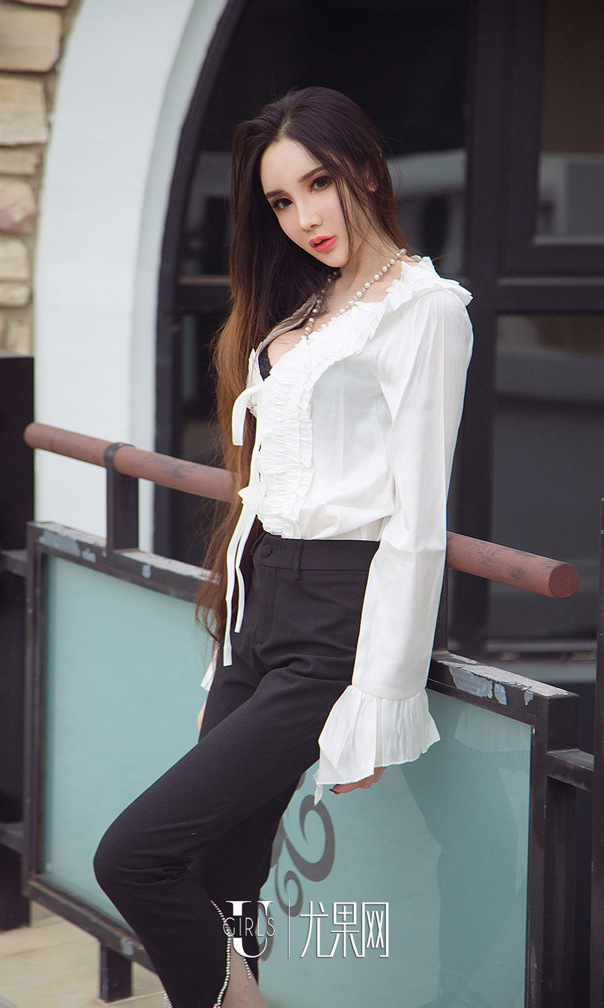 UGirls 爱尤物 No.1238 阿依努尔瓦娅《优雅冷美人》 [35P]