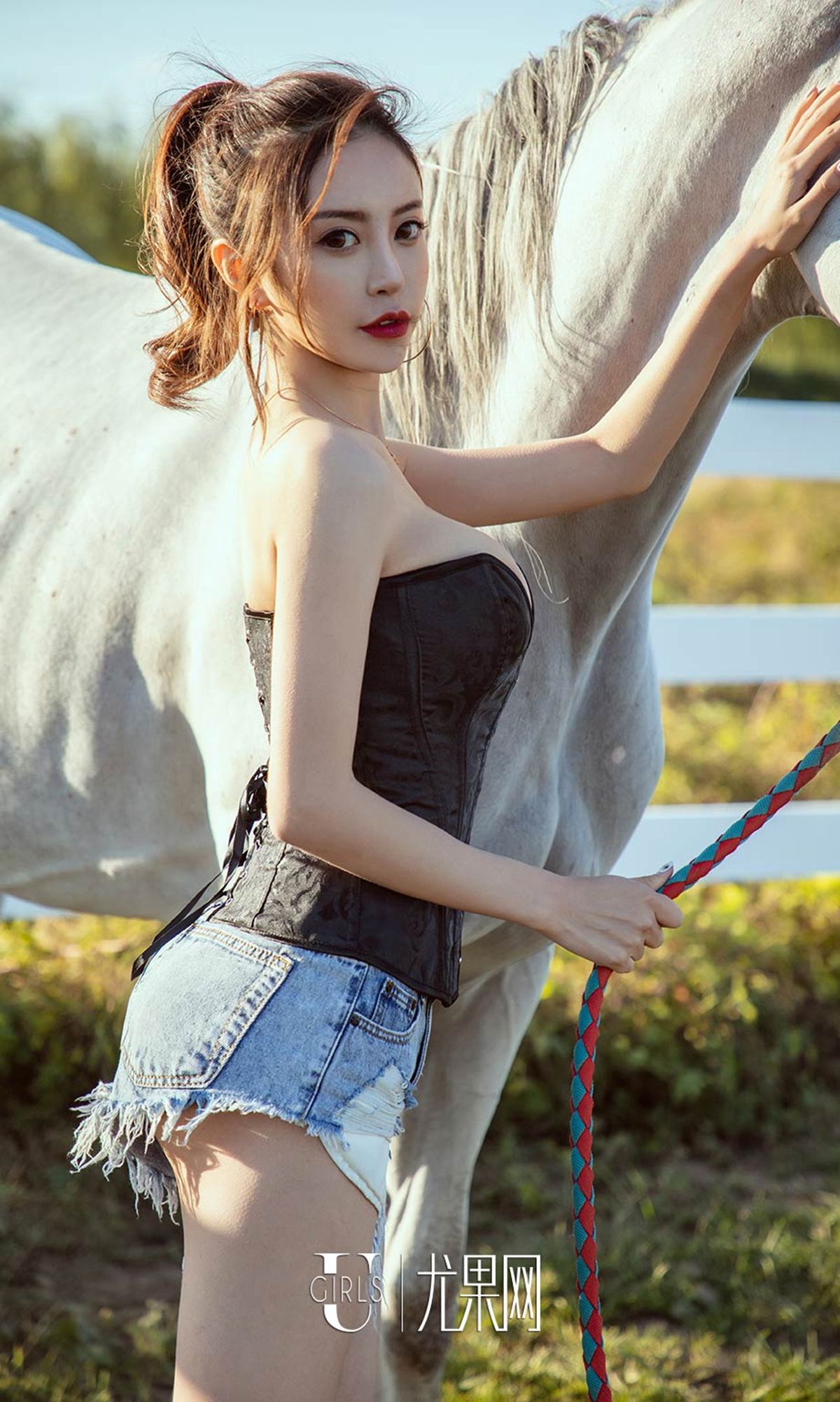 UGirls 爱尤物 No.1247 陈思琪《踏秋》 [35P]