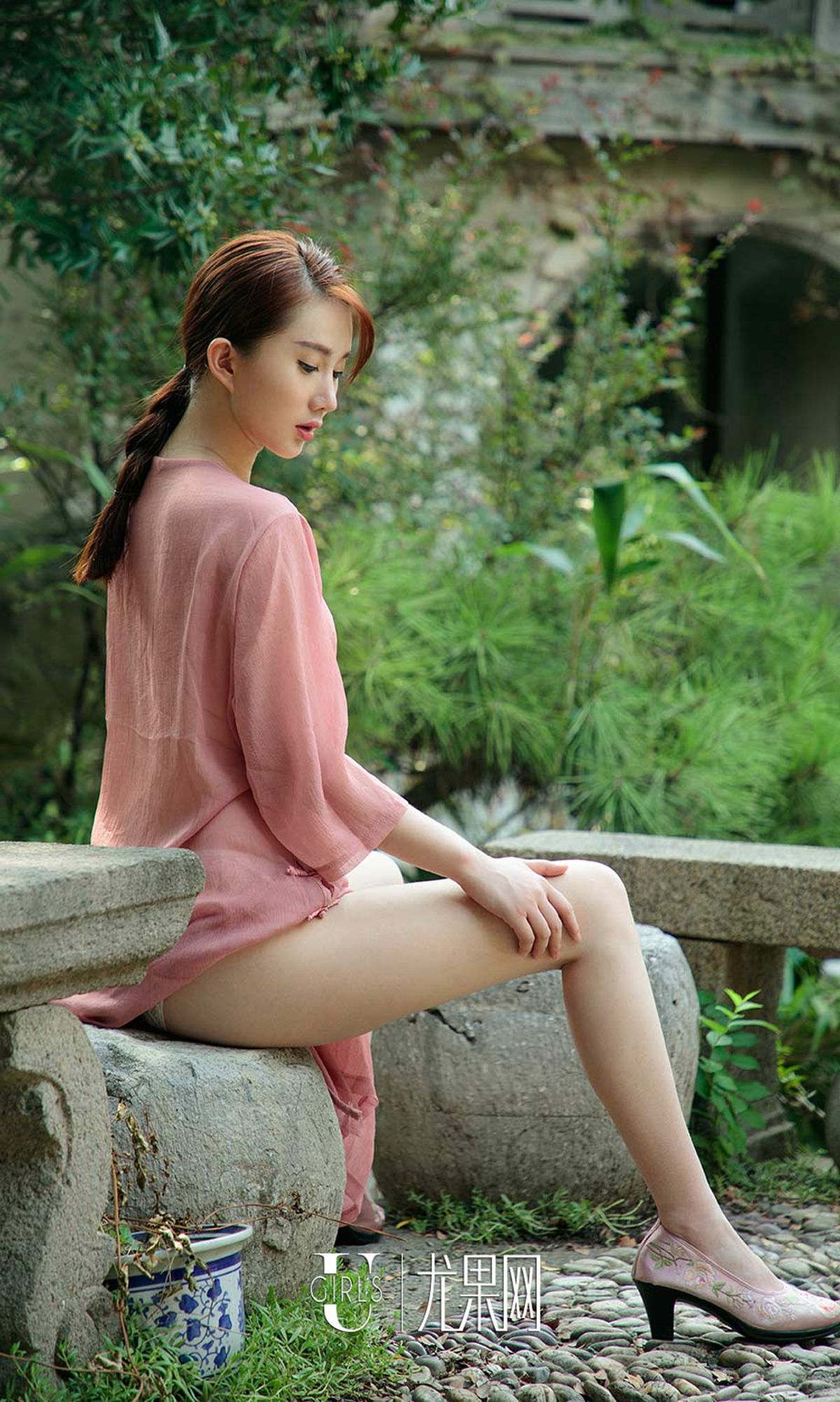 UGirls 爱尤物 No.1222 苏小曼 醉卧花底 [35P]