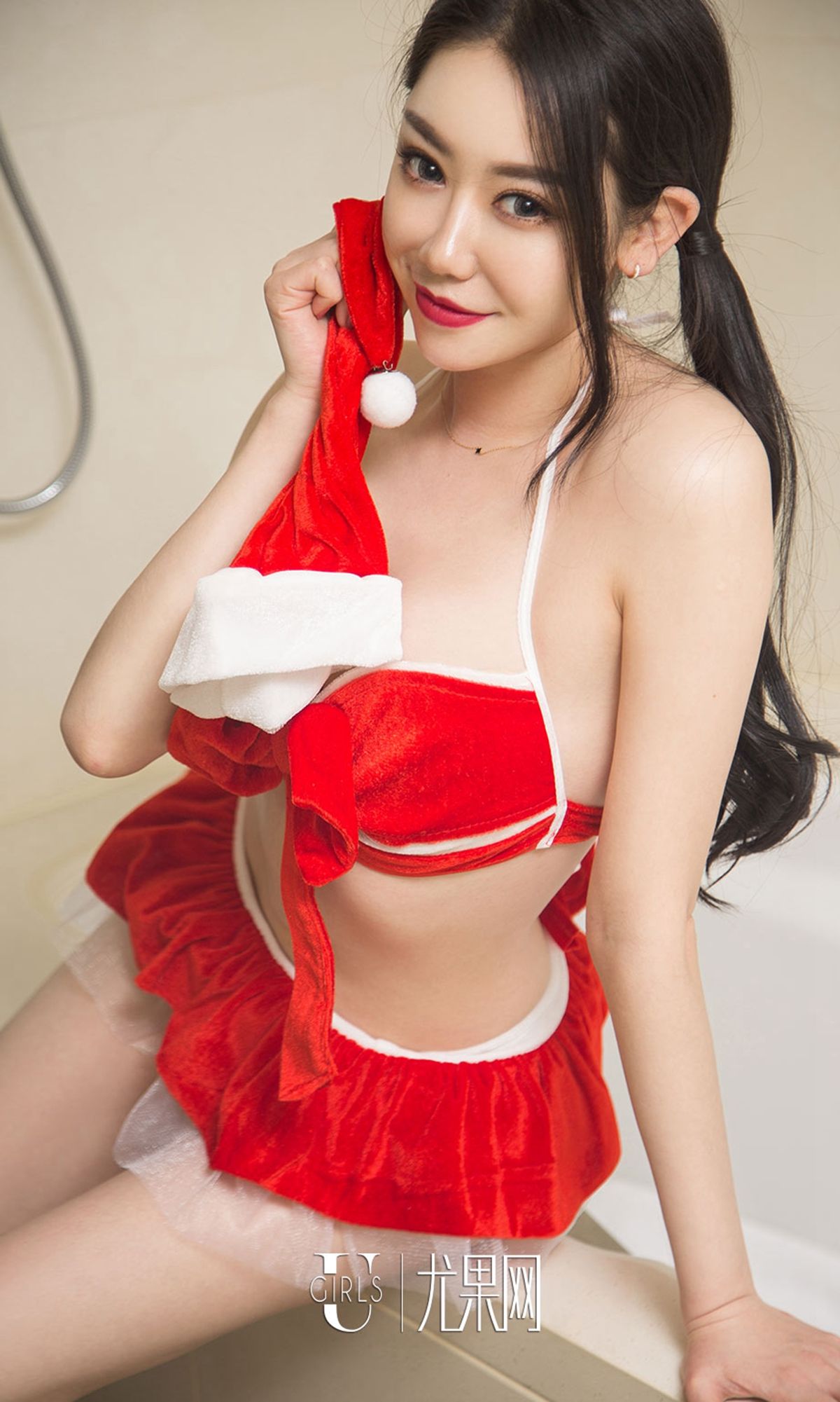 UGirls 爱尤物 No.1313 纯小希&夏雨霏&奶茶Emily 红色的祝福 [35P]