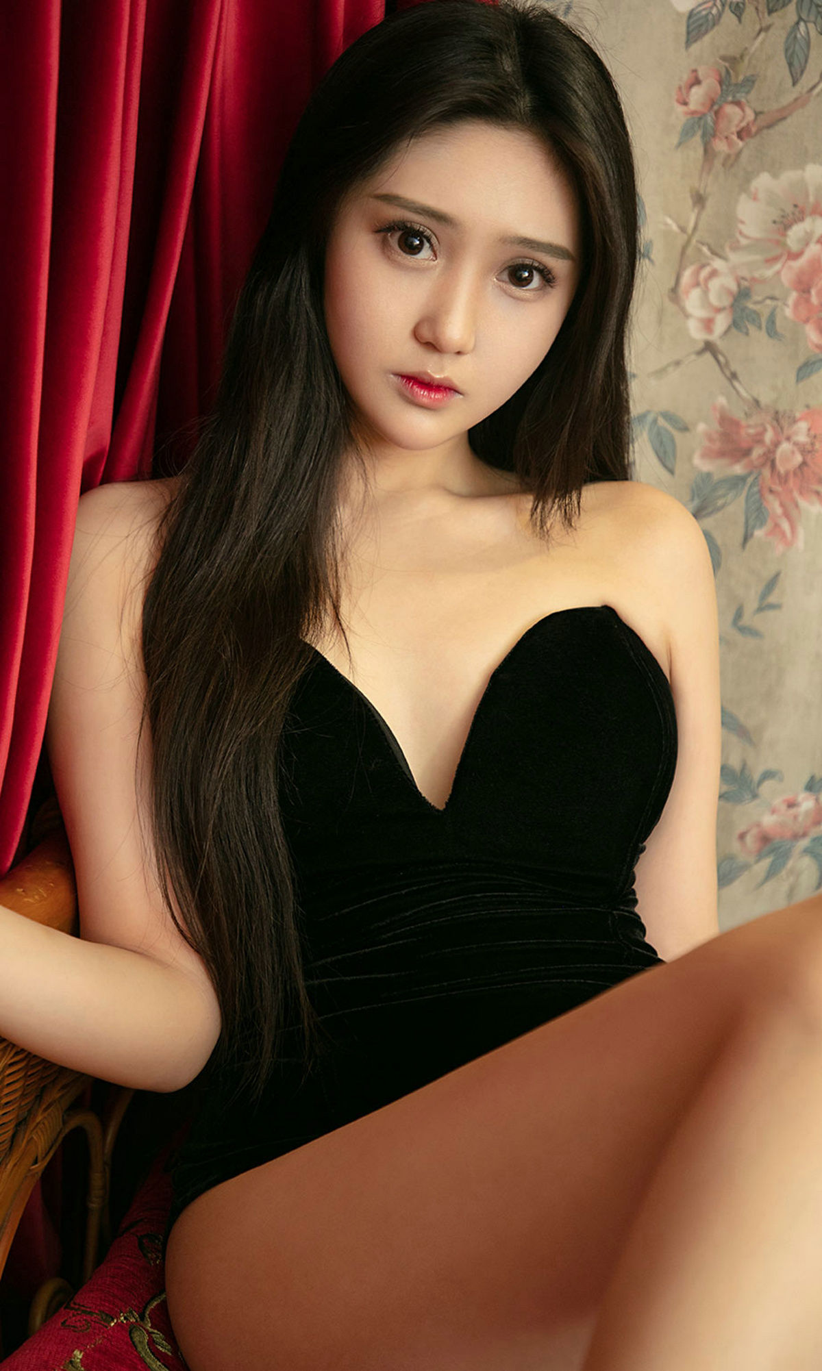UGirls 爱尤物 No.1483 一只香蕉船 船在心上游 [35P]