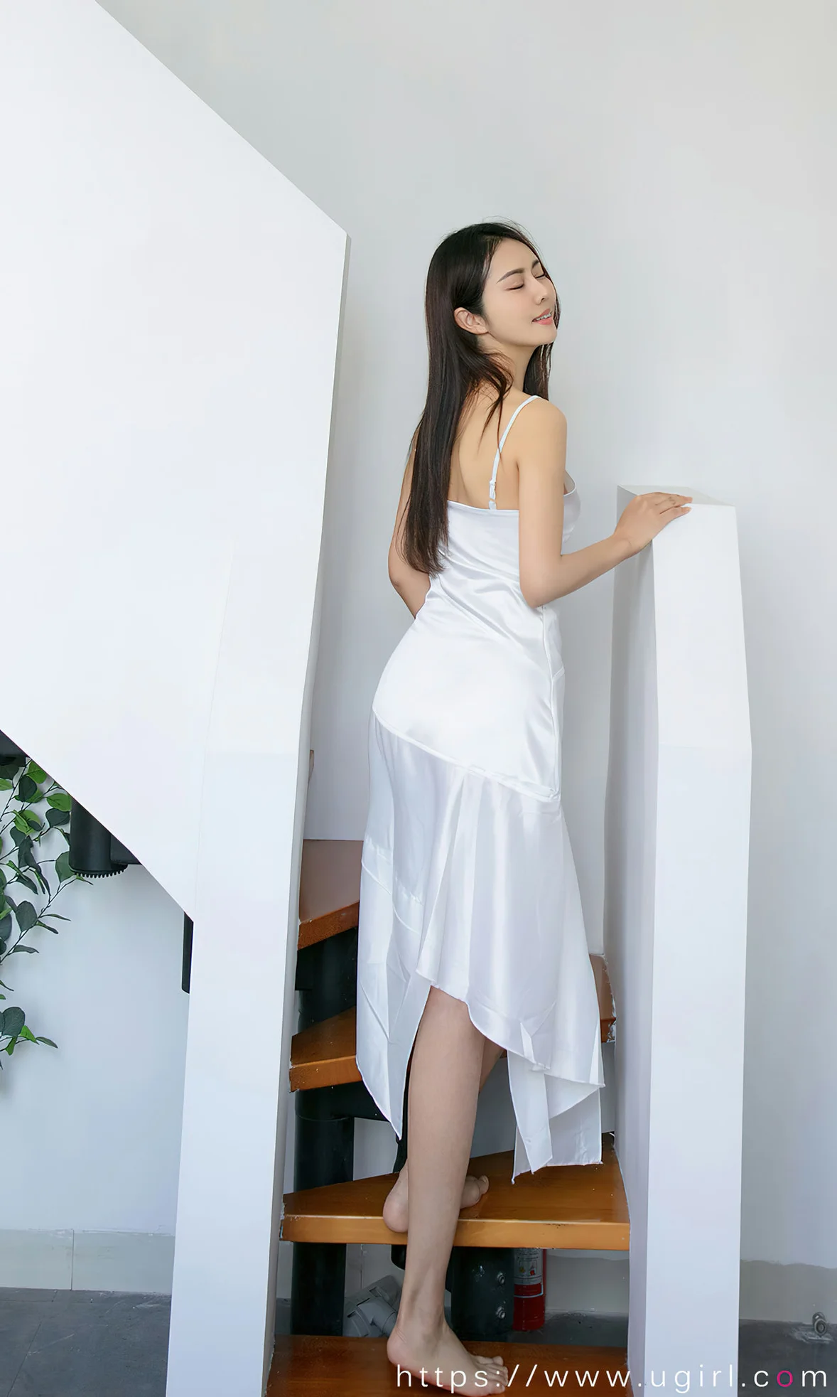 UGirls 爱尤物 No.2668 姜云曦 掀云探爱 [35P]