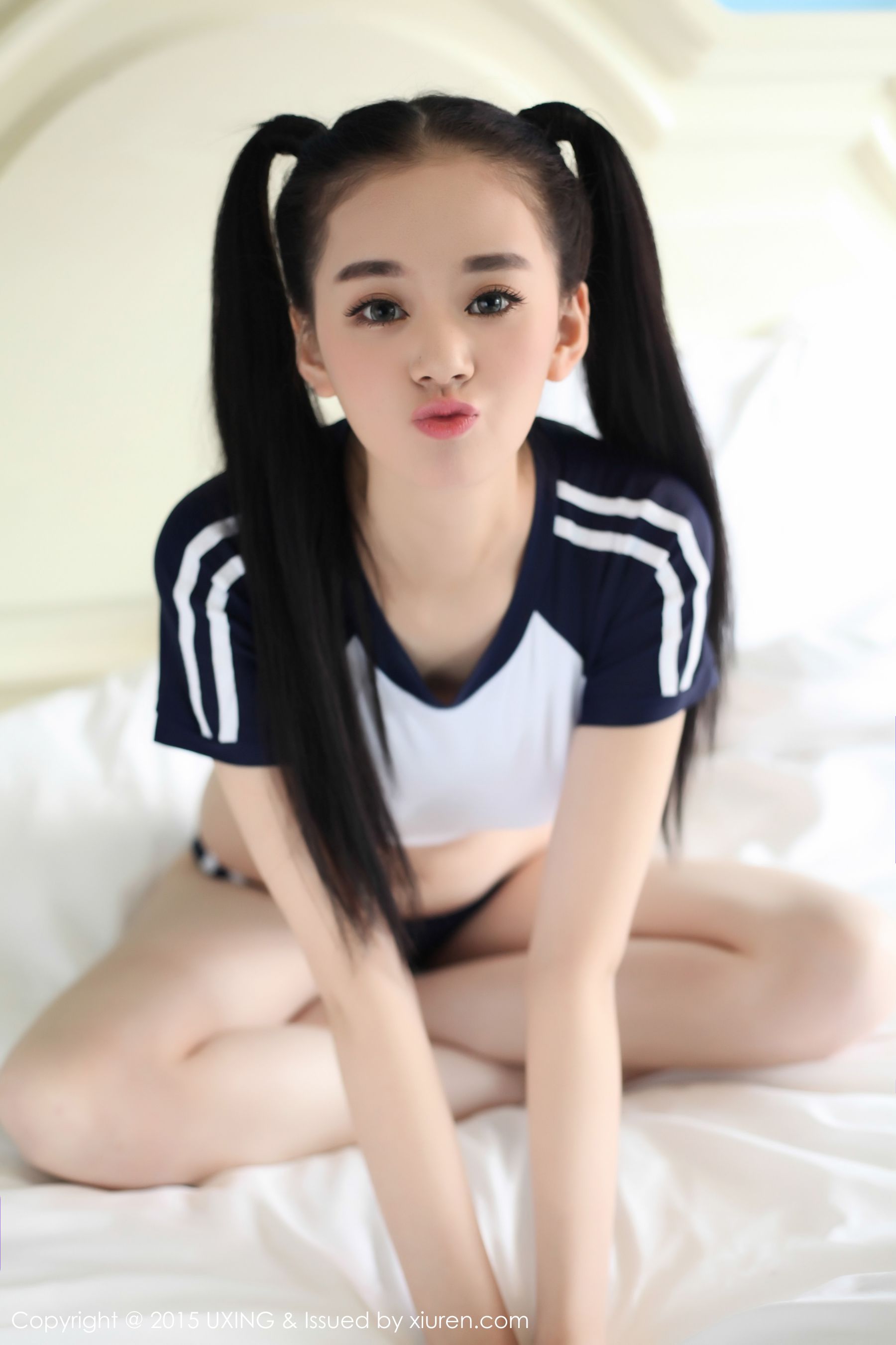 温馨baby – 极品美少女校服系列 UXING优星馆 Vol.027 写真集 [44P]