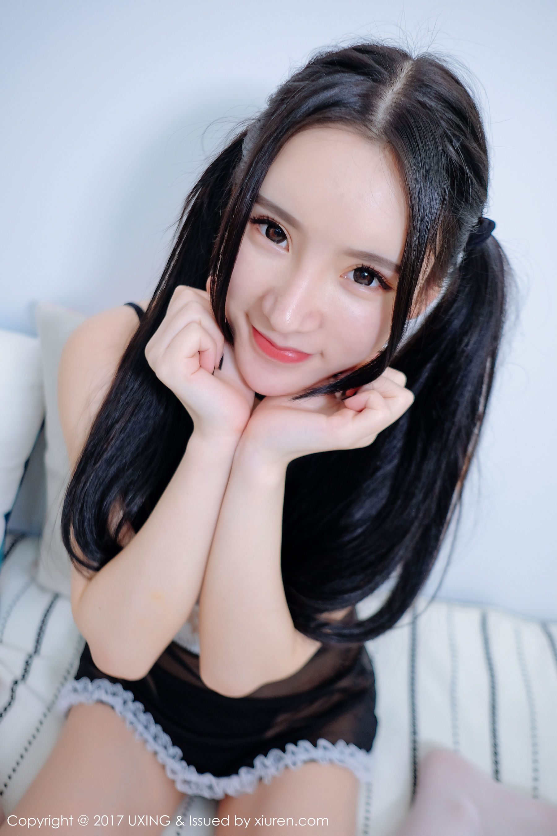 周于希dummy《诱惑女仆装、性感皮衣、蕾丝吊袜》 优星馆UXING VOL.055 [38P]