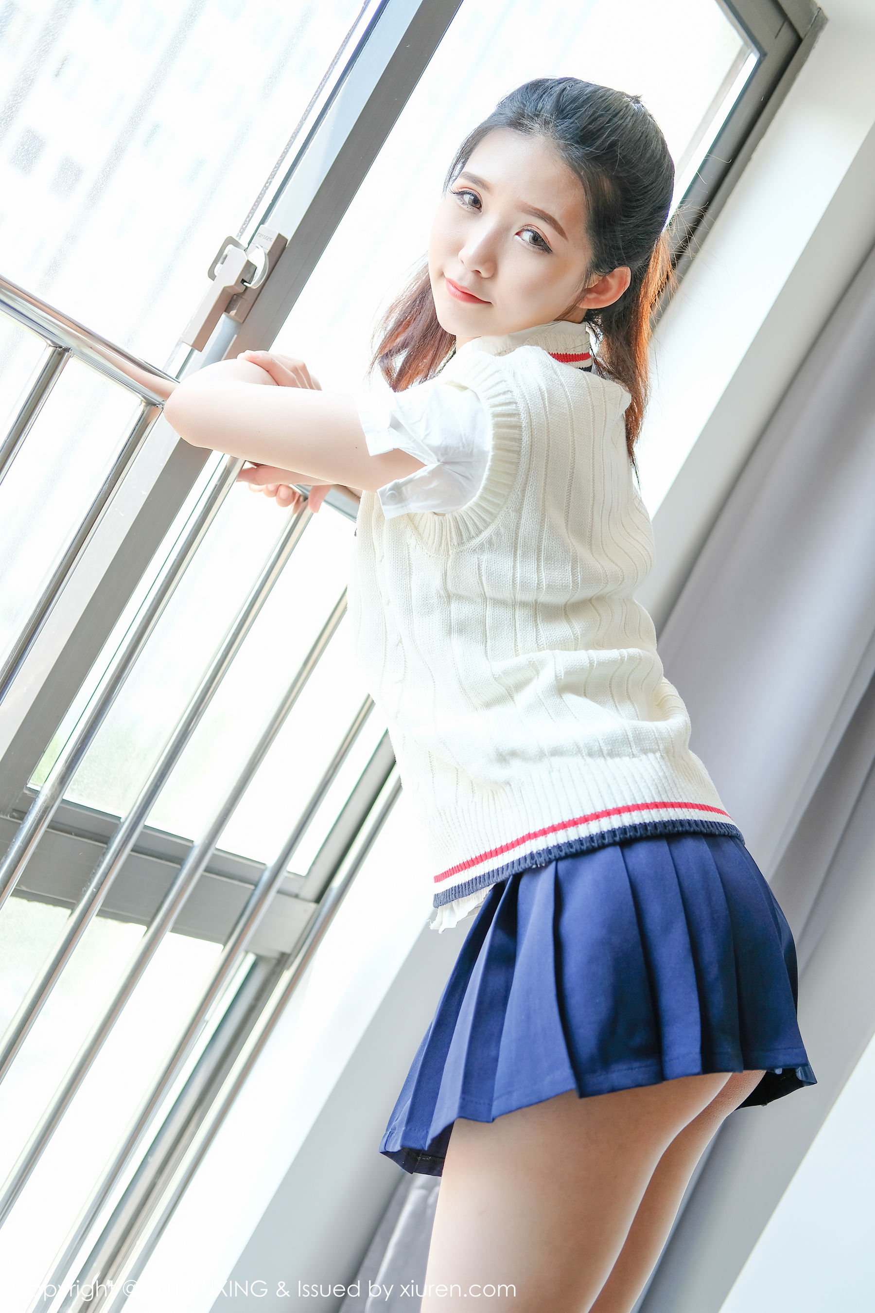可爱的小叶子《校服软妹》 优星馆UXING VOL.056 [38P]
