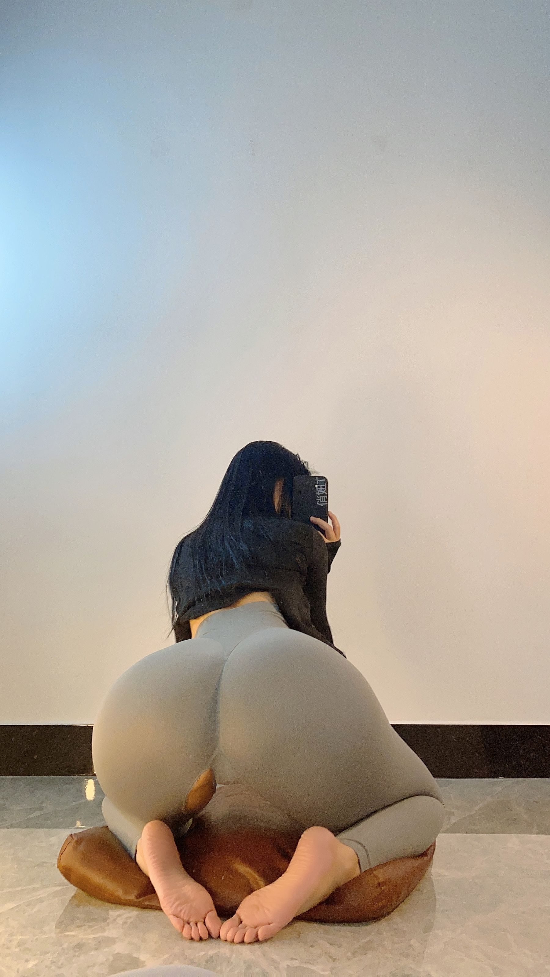 俏妞qiaoniuTT – 满屏怼脸 [10P]