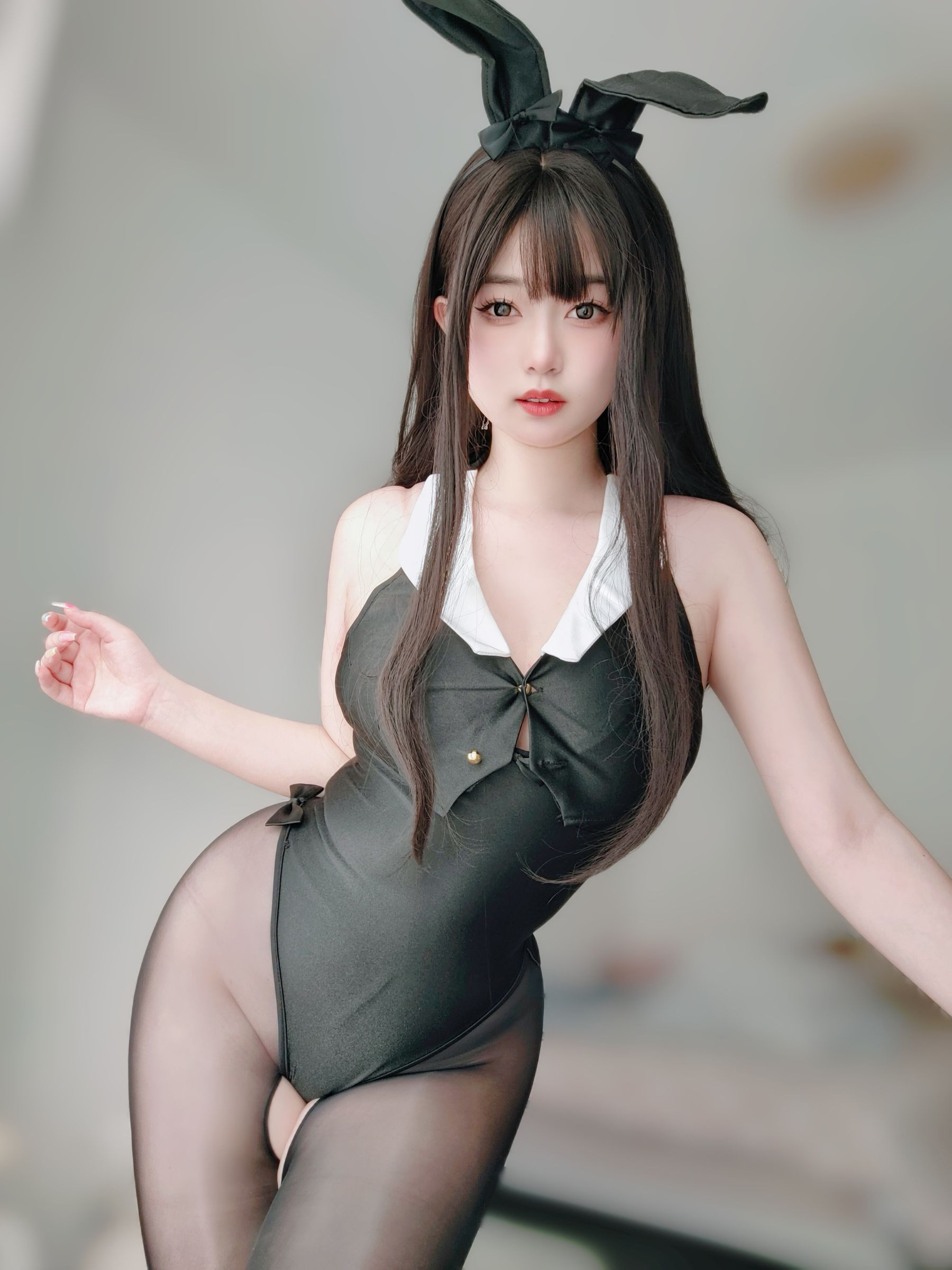 女主K – 黑丝兔女郎 [102P]