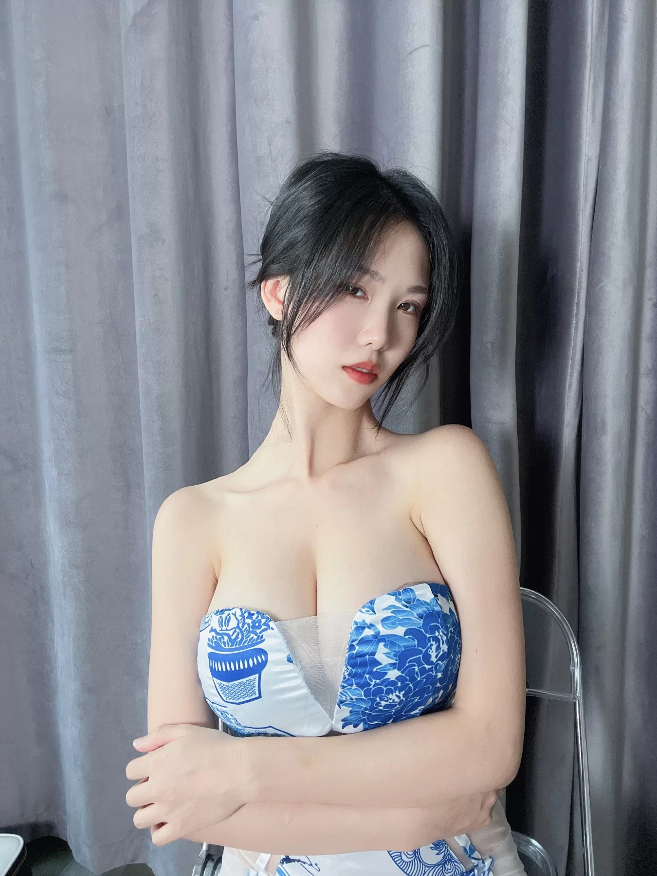 抖娘-利世 – 青花瓷旗袍 [15P]