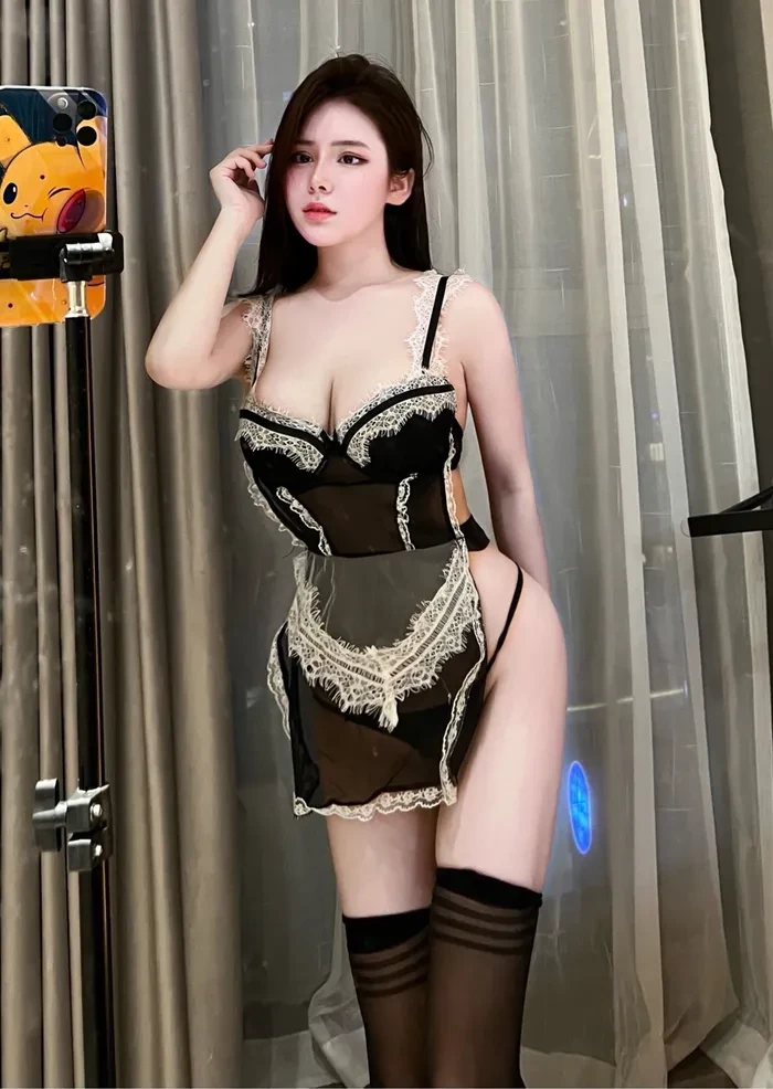 奔跑的晶螺儿 – 性感女仆装 [30P]