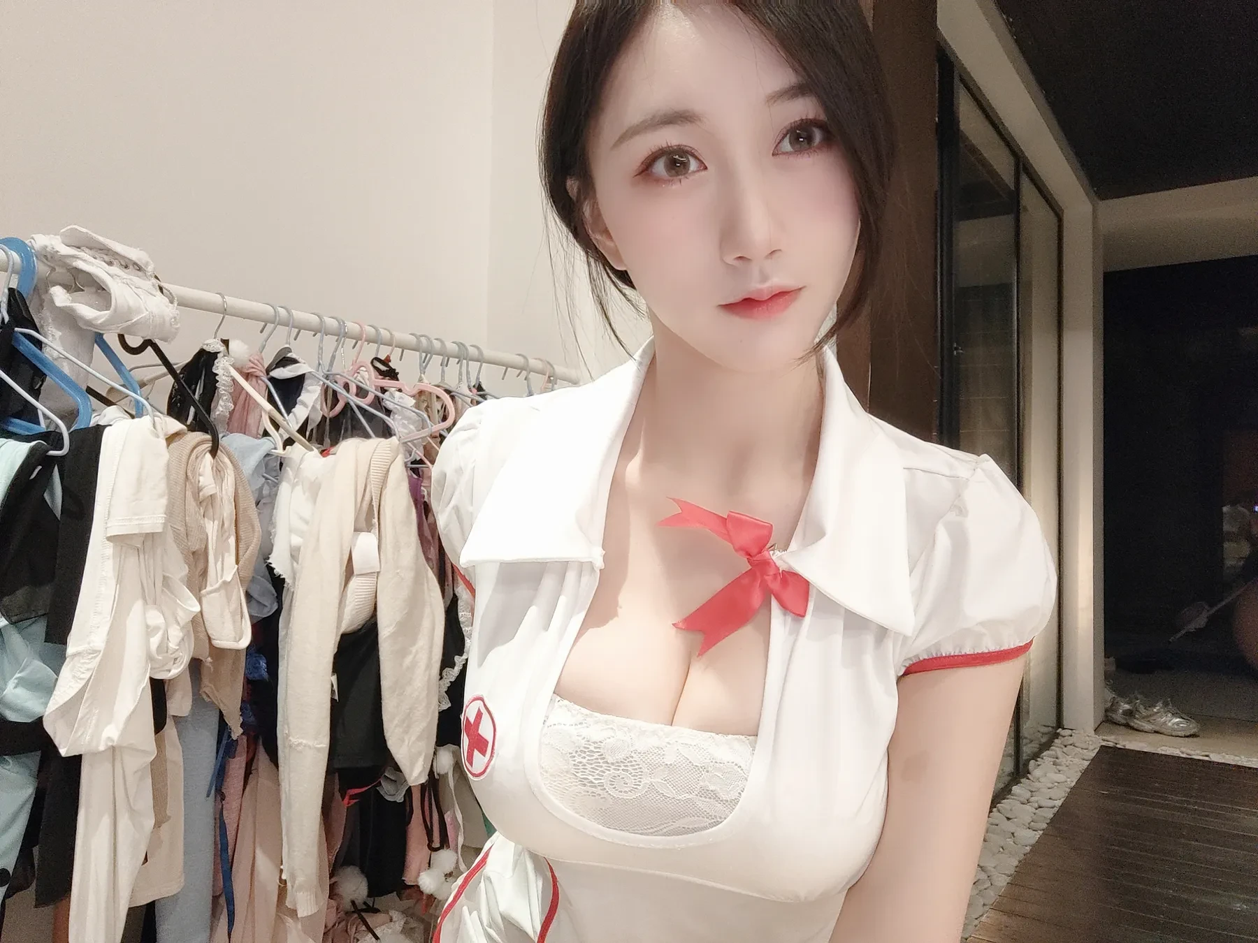 小玉吃果冻 – 情趣护士 [19P]
