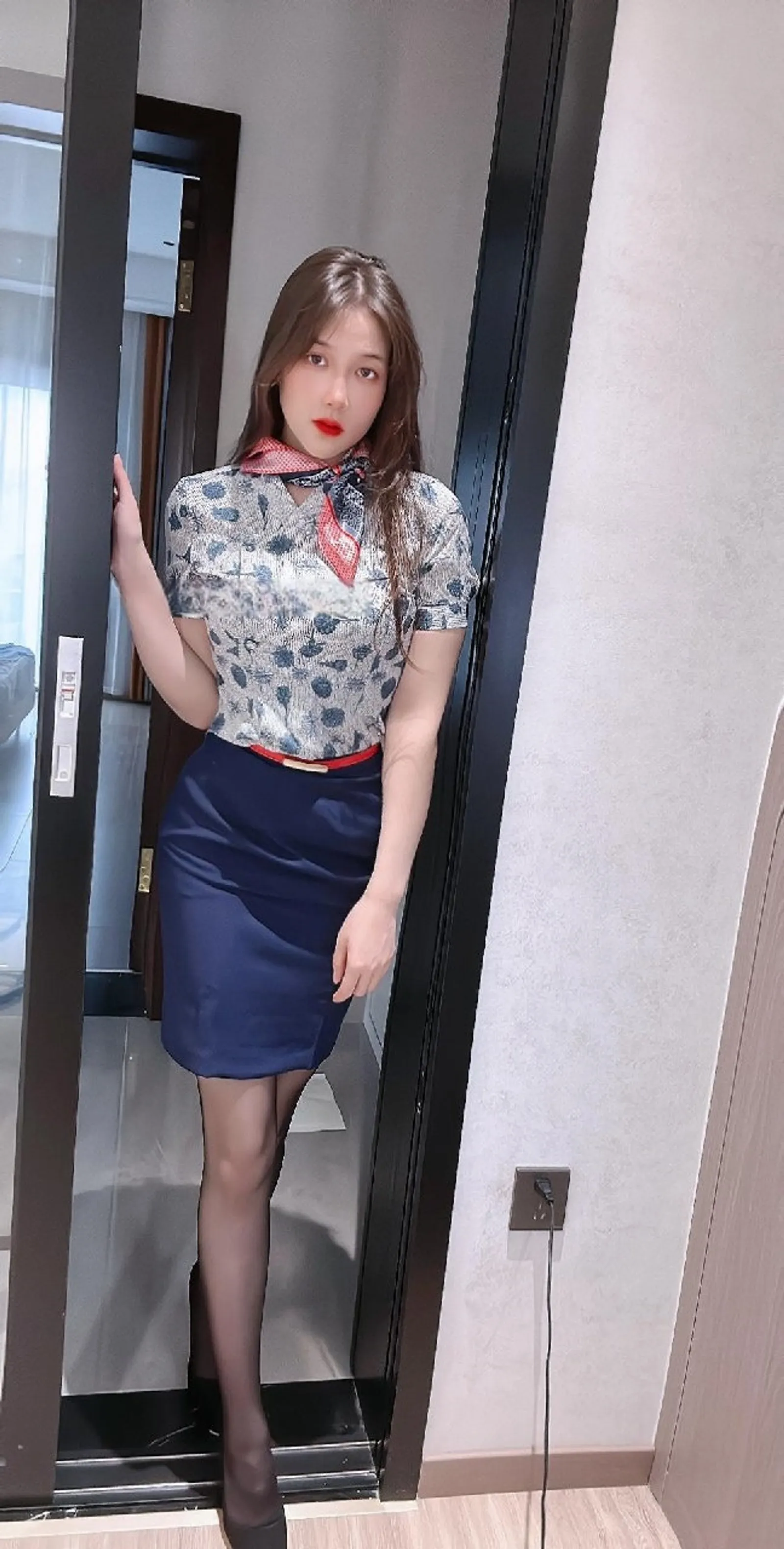 可可西yyy – 空姐黑丝美腿 [34P]
