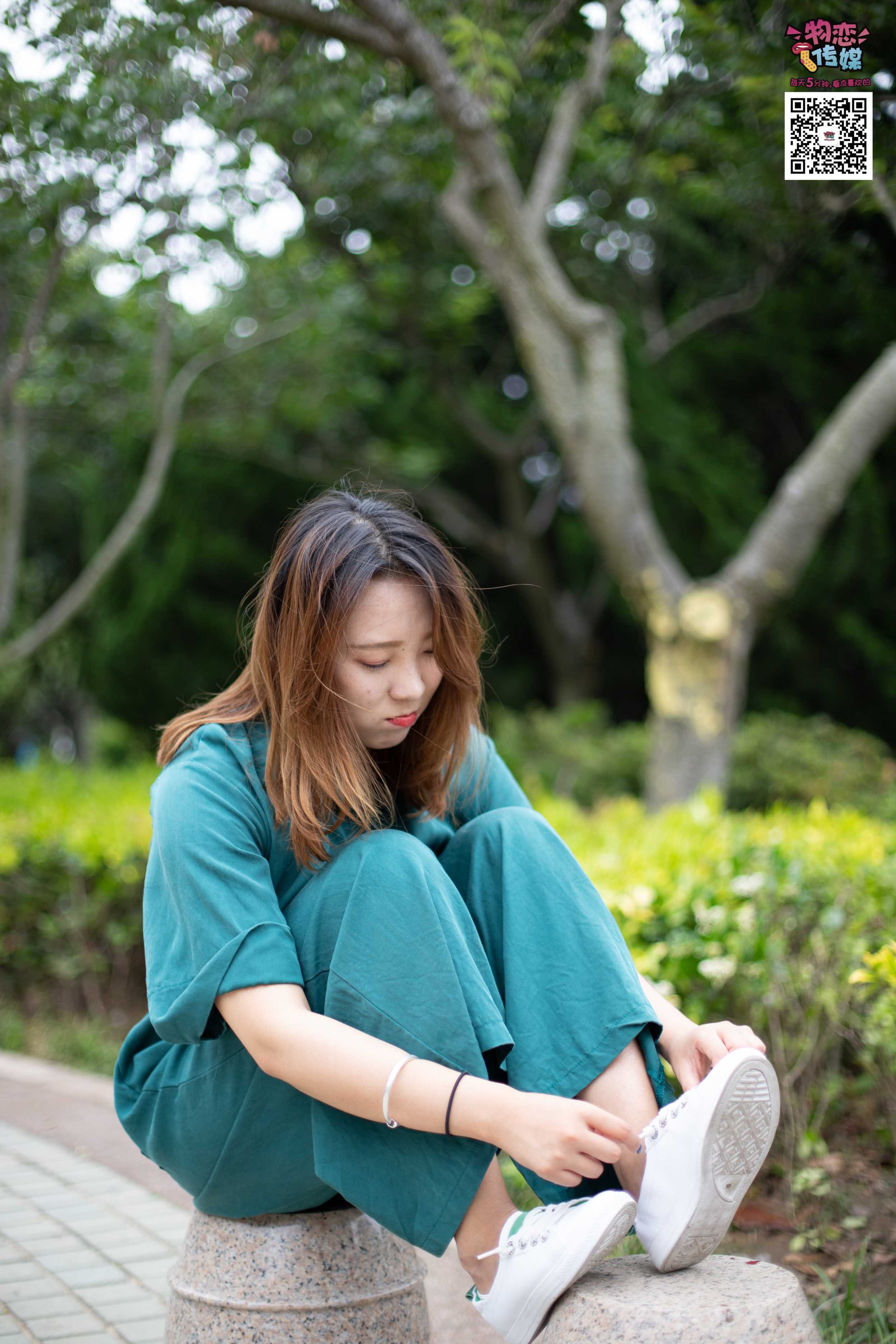 物恋传媒 No.019 地道的青岛小姐姐哦,白色板鞋搭配白色船袜  [99P+594MB]