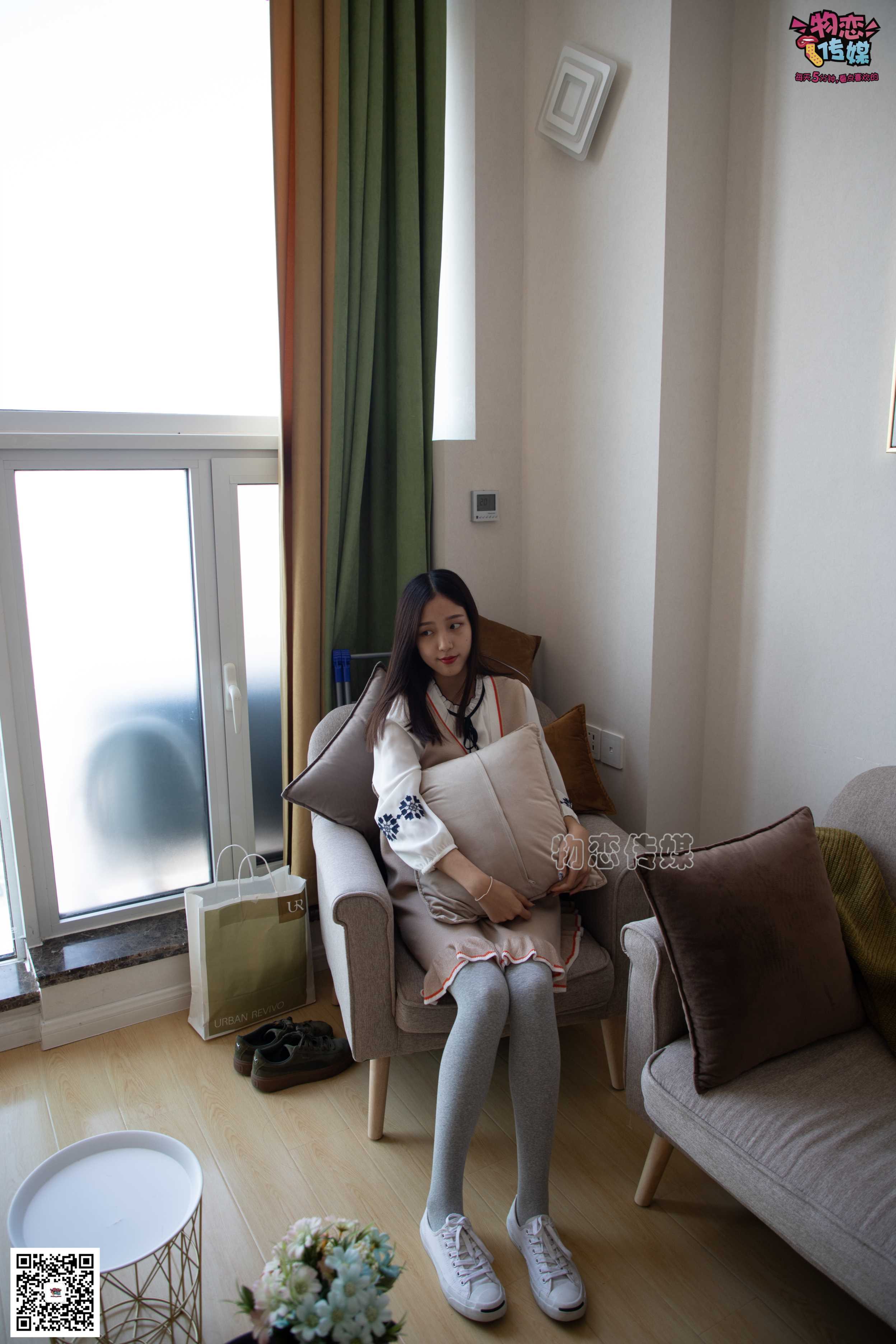 物恋传媒 No.066 开口笑,灰色的森女系.清纯小姐姐的灰色长筒棉袜  [148P+1V922MB]