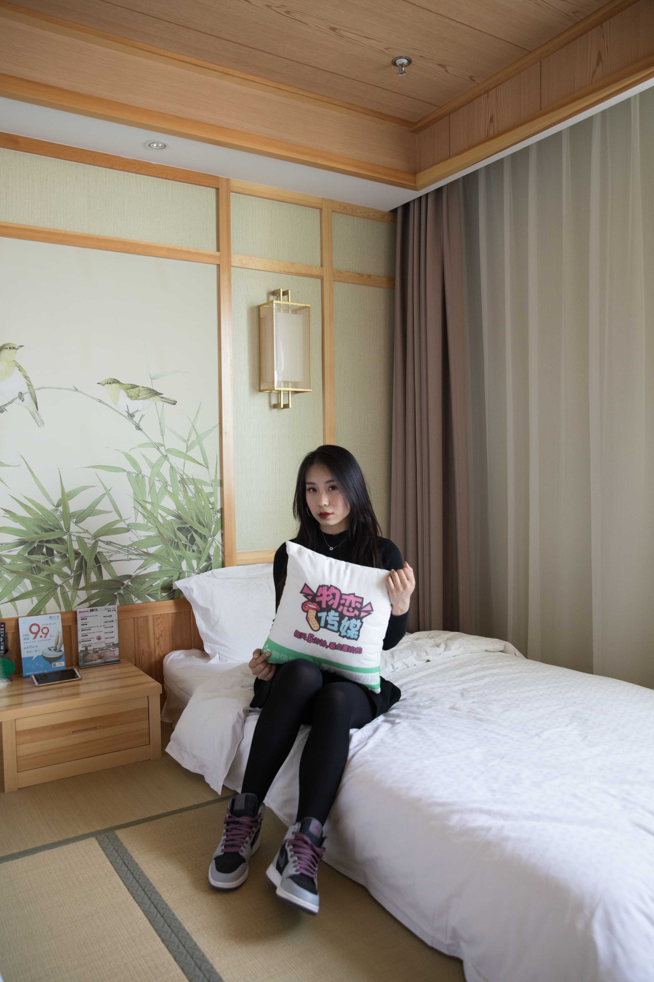 物恋传媒 No.149 璐璐-舞蹈系女生的AJ与厚  [137P+1V7.71G]