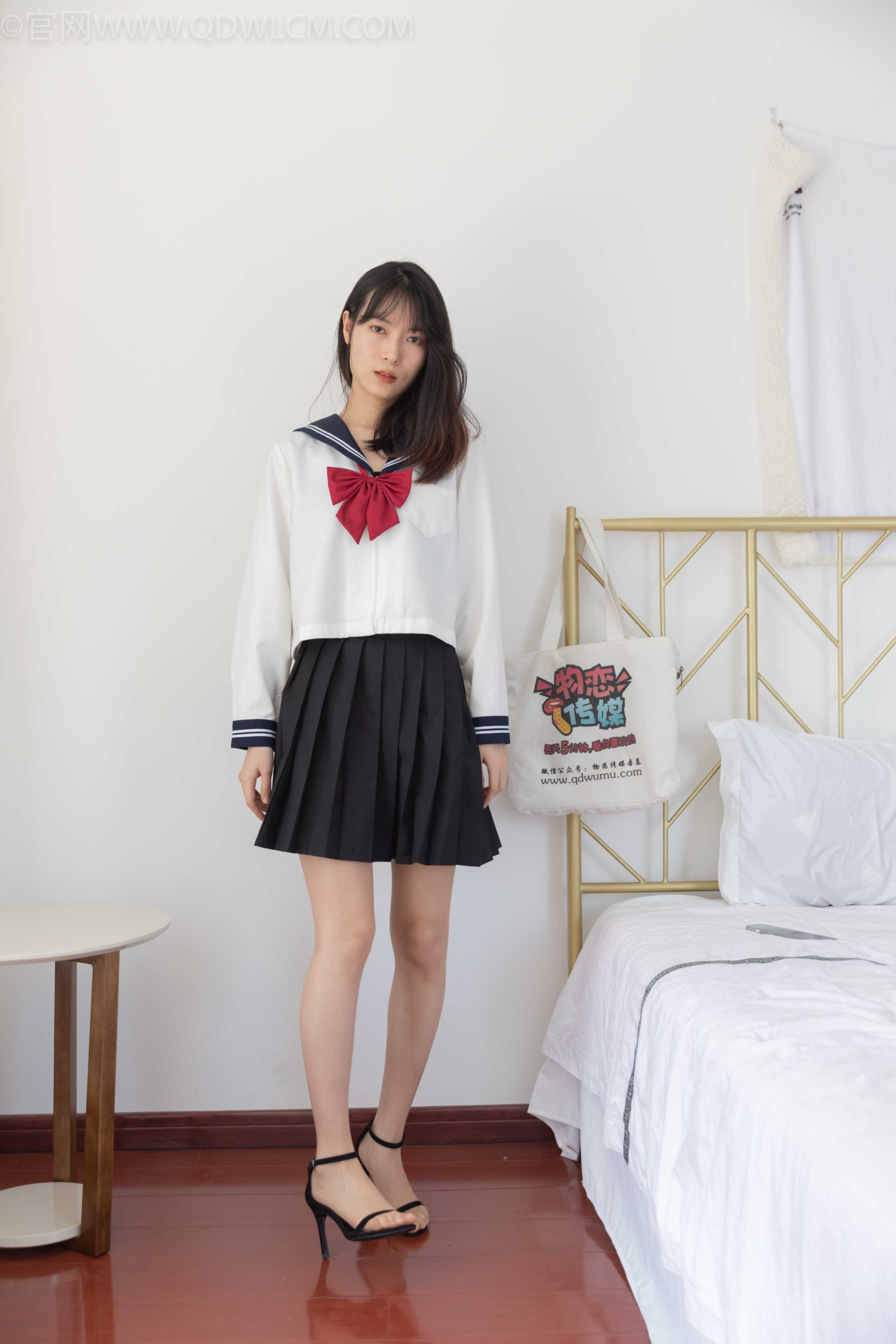 物恋传媒 NO.1145 猫儿-JK混搭风 [126P+1V／2.41GB]
