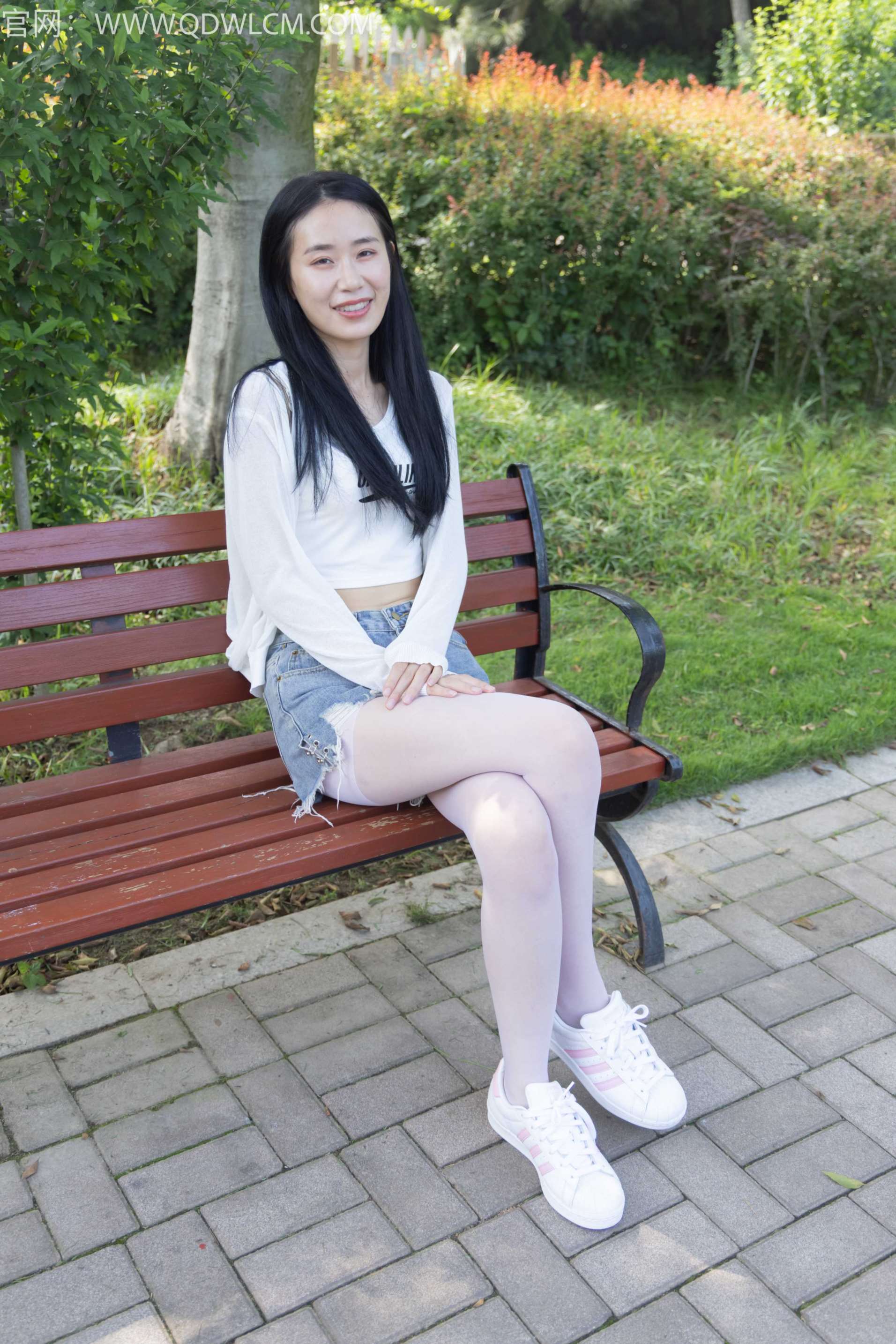 物恋传媒 NO.1341 菜菜-无人之岛 [154P1V-4.37G]