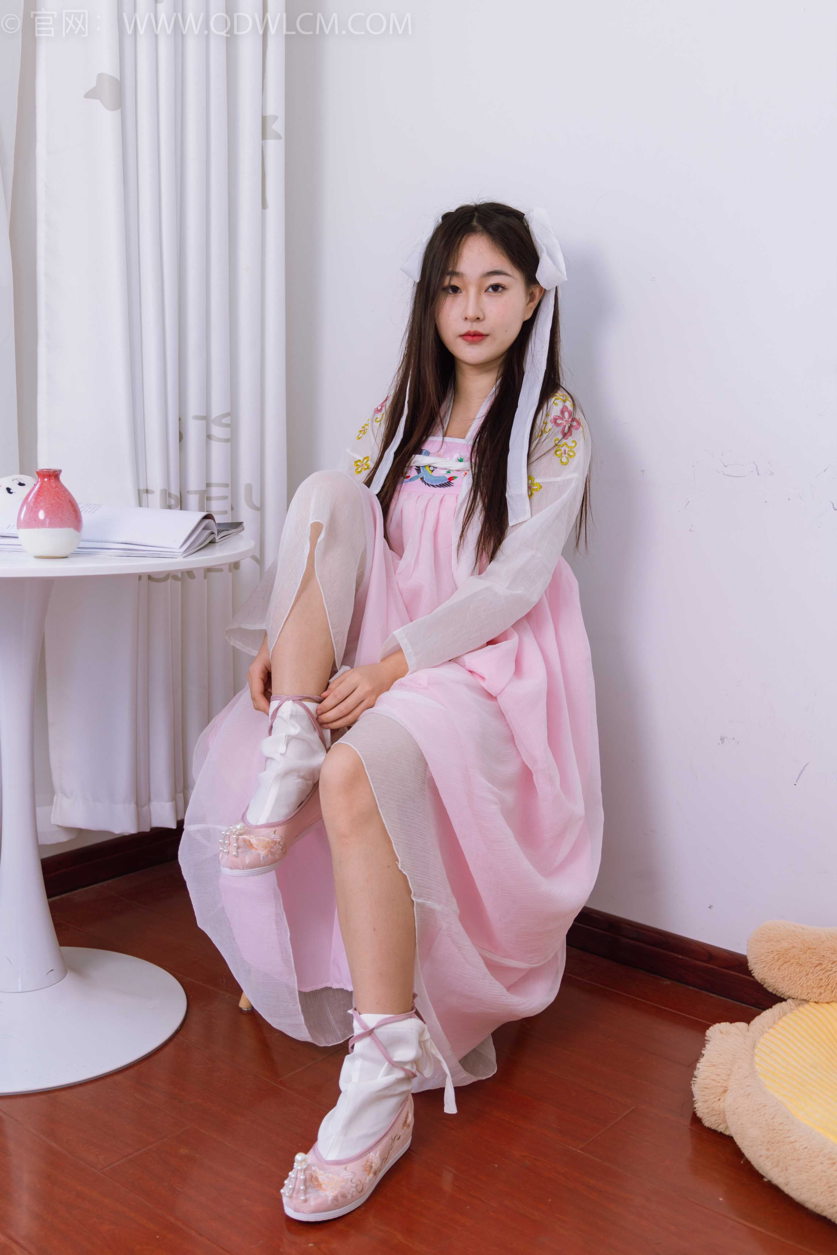 物恋传媒 NO.1484 美兔-杏花微雨 [150P-1V-3.9G]