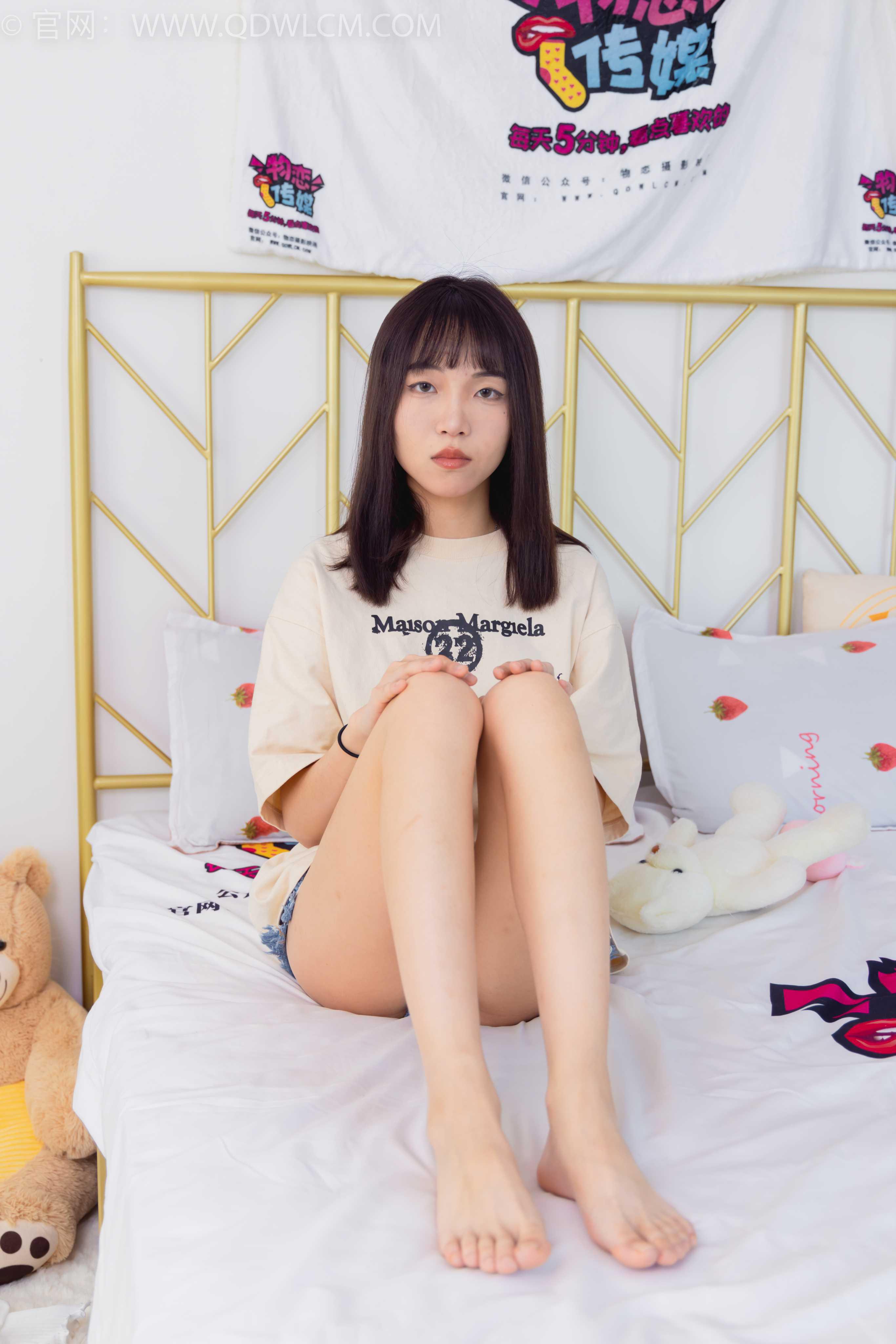 物恋传媒 NO.1506 琪琪-冷月光 [150P+1V／2.96GB]