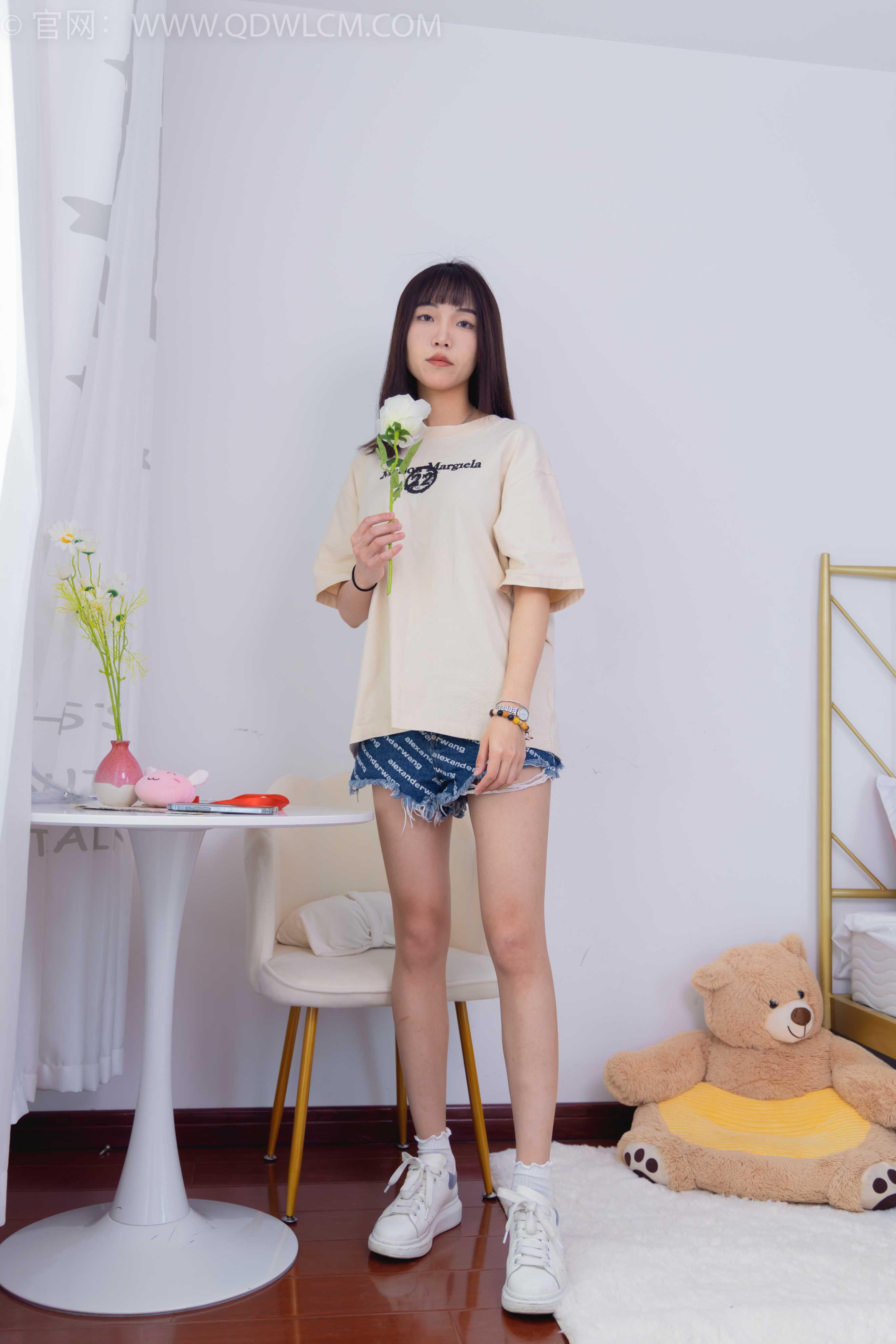 物恋传媒 NO.1506 琪琪-冷月光 [150P+1V／2.96GB]