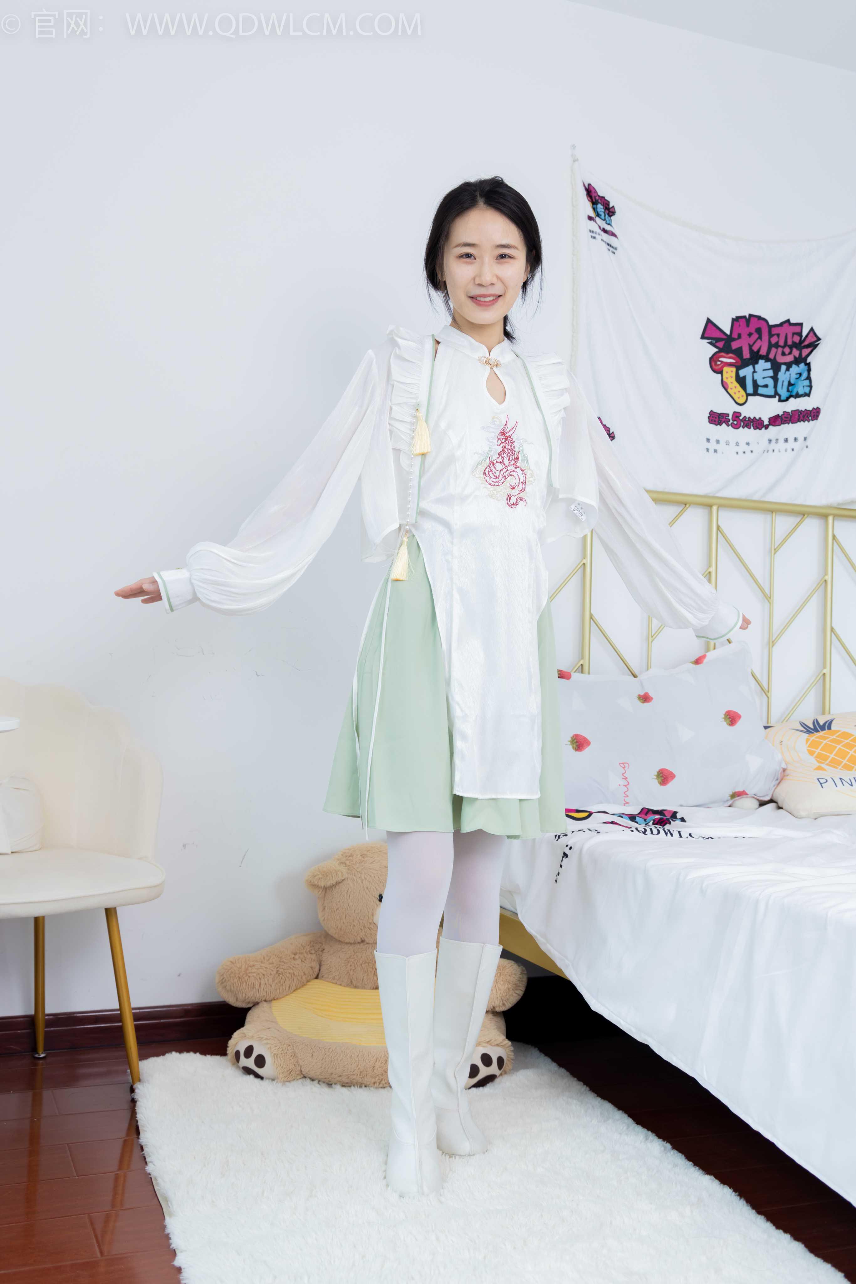物恋传媒 NO.1547 菜菜-绿野仙踪 [152P+1V／3.08GB]