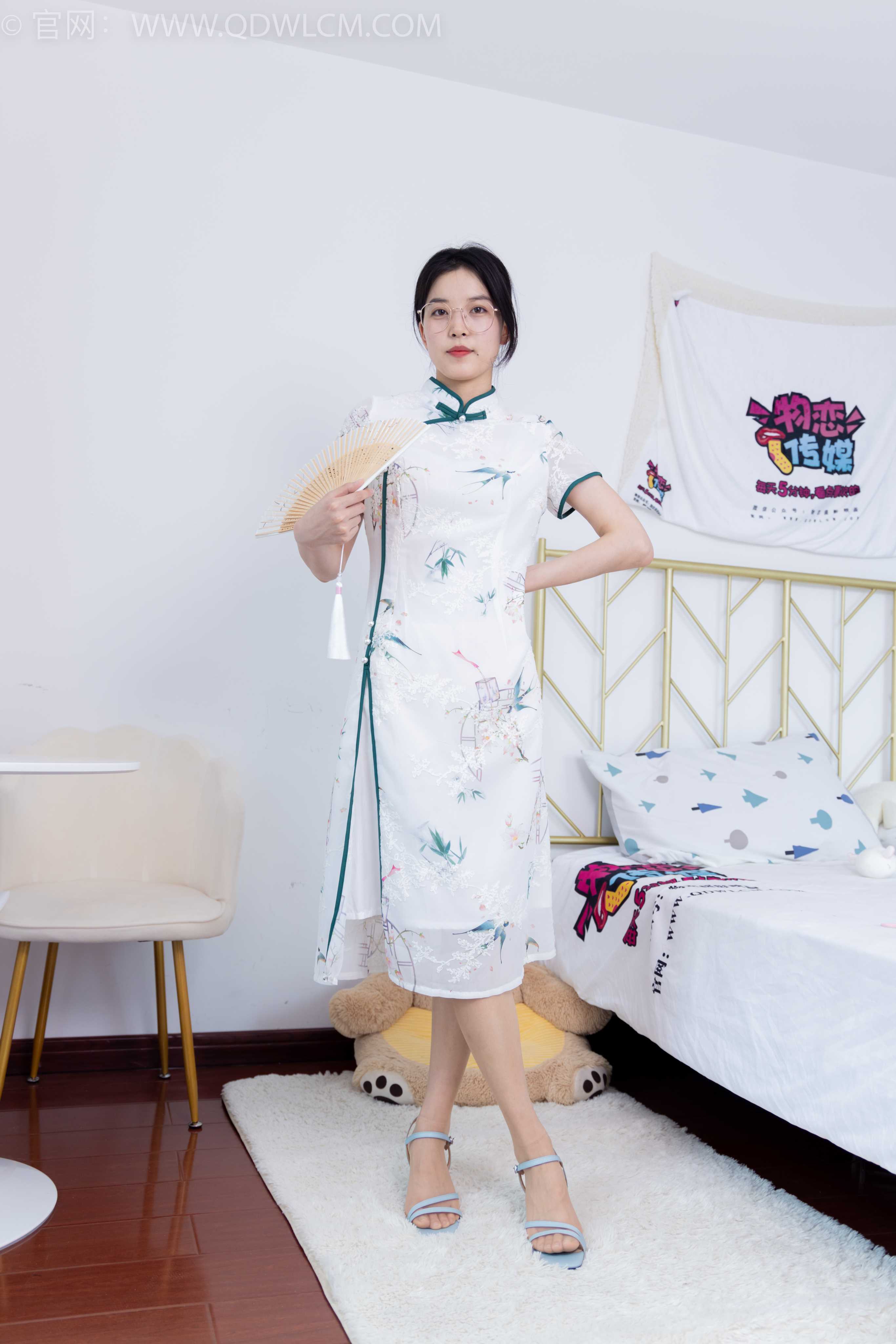 物恋传媒 NO.1678 茯苓-黄昏里渐暗 [150P-1V-5.98G]