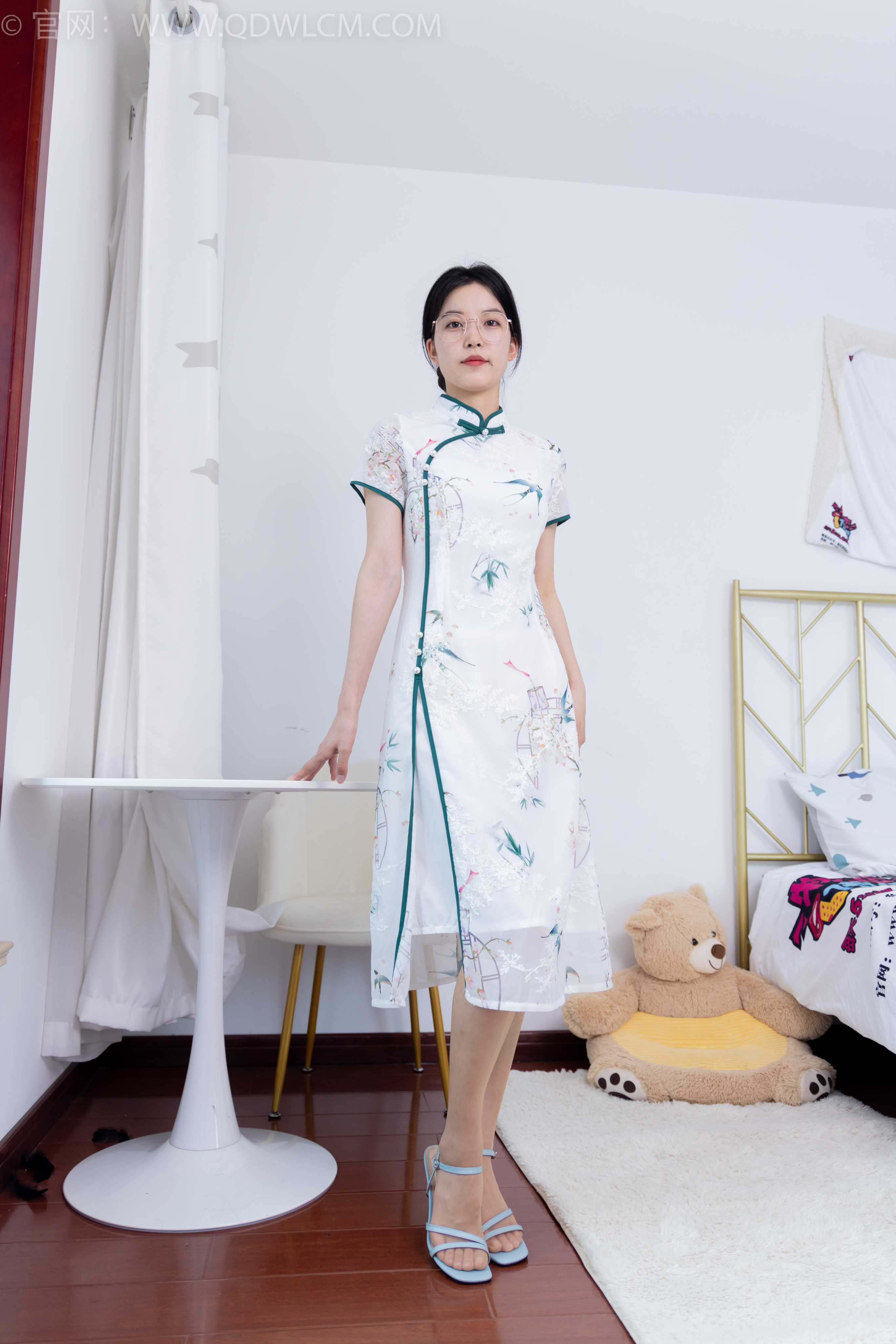物恋传媒 NO.1678 茯苓-黄昏里渐暗 [150P-1V-5.98G]