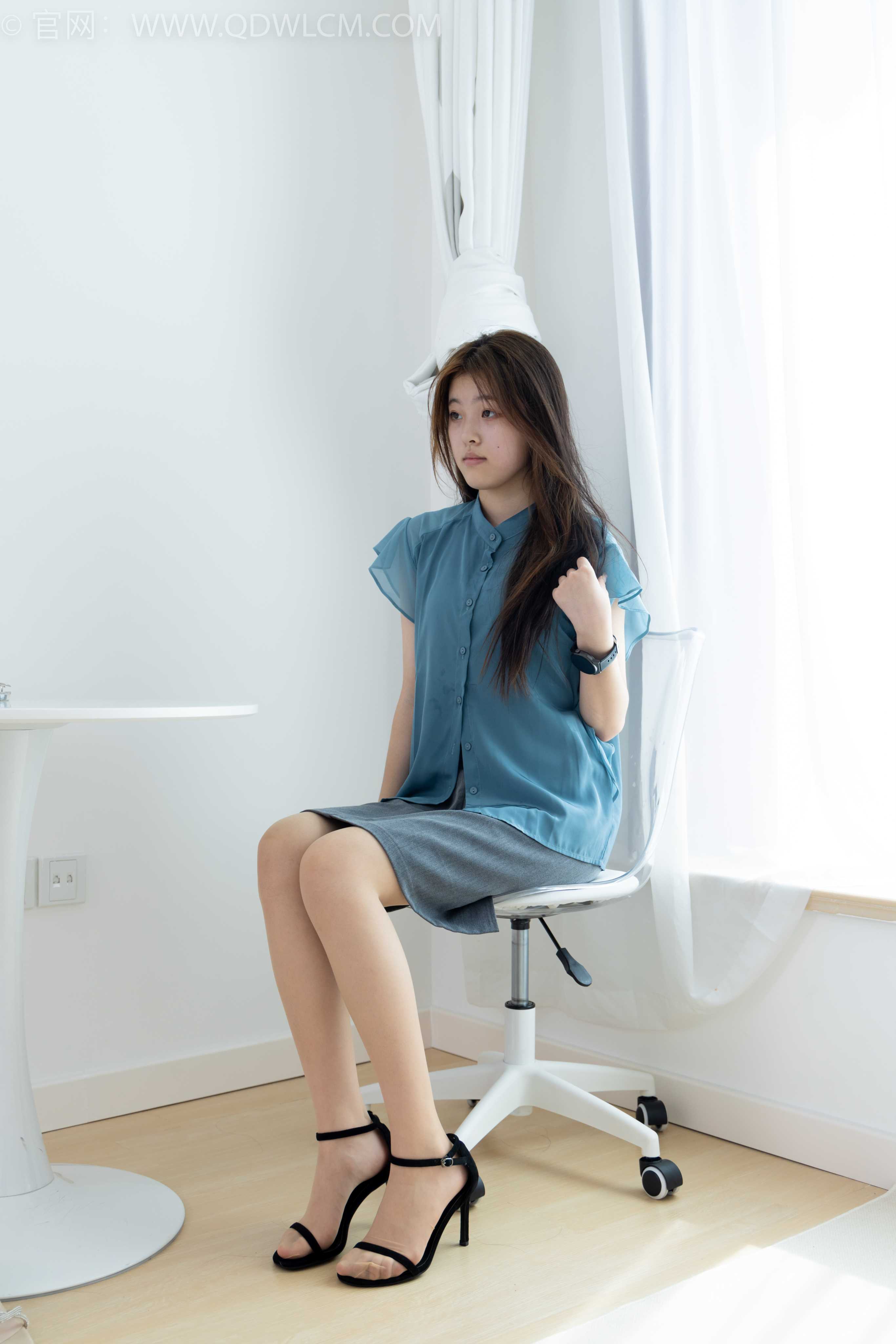 物恋传媒 NO.1682 小谨-穿透湖底的月 [155P-1V-6.11G]