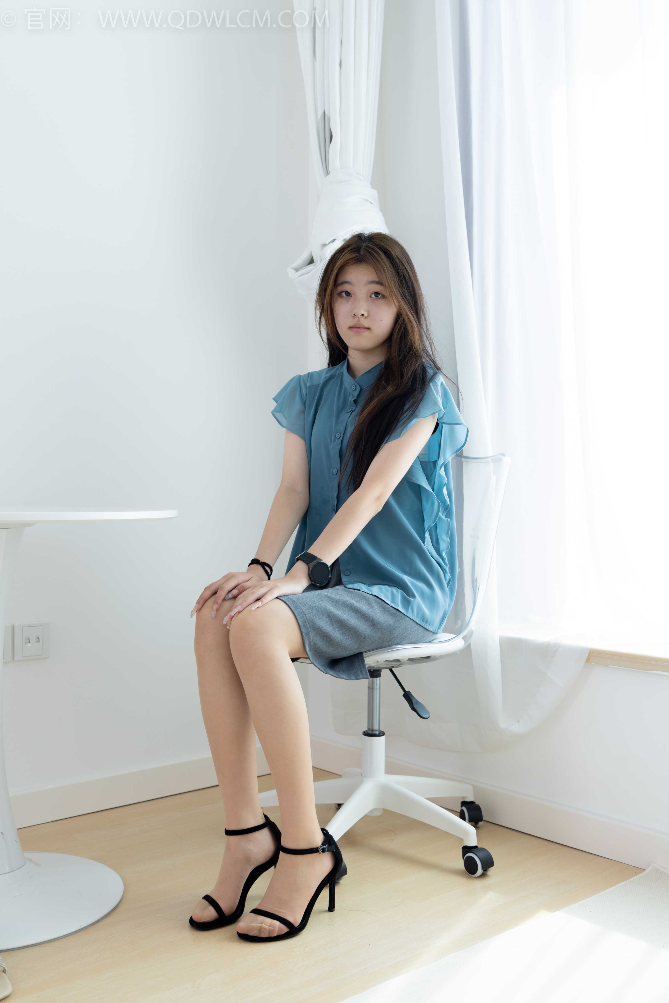 物恋传媒 NO.1682 小谨-穿透湖底的月 [155P-1V-6.11G]