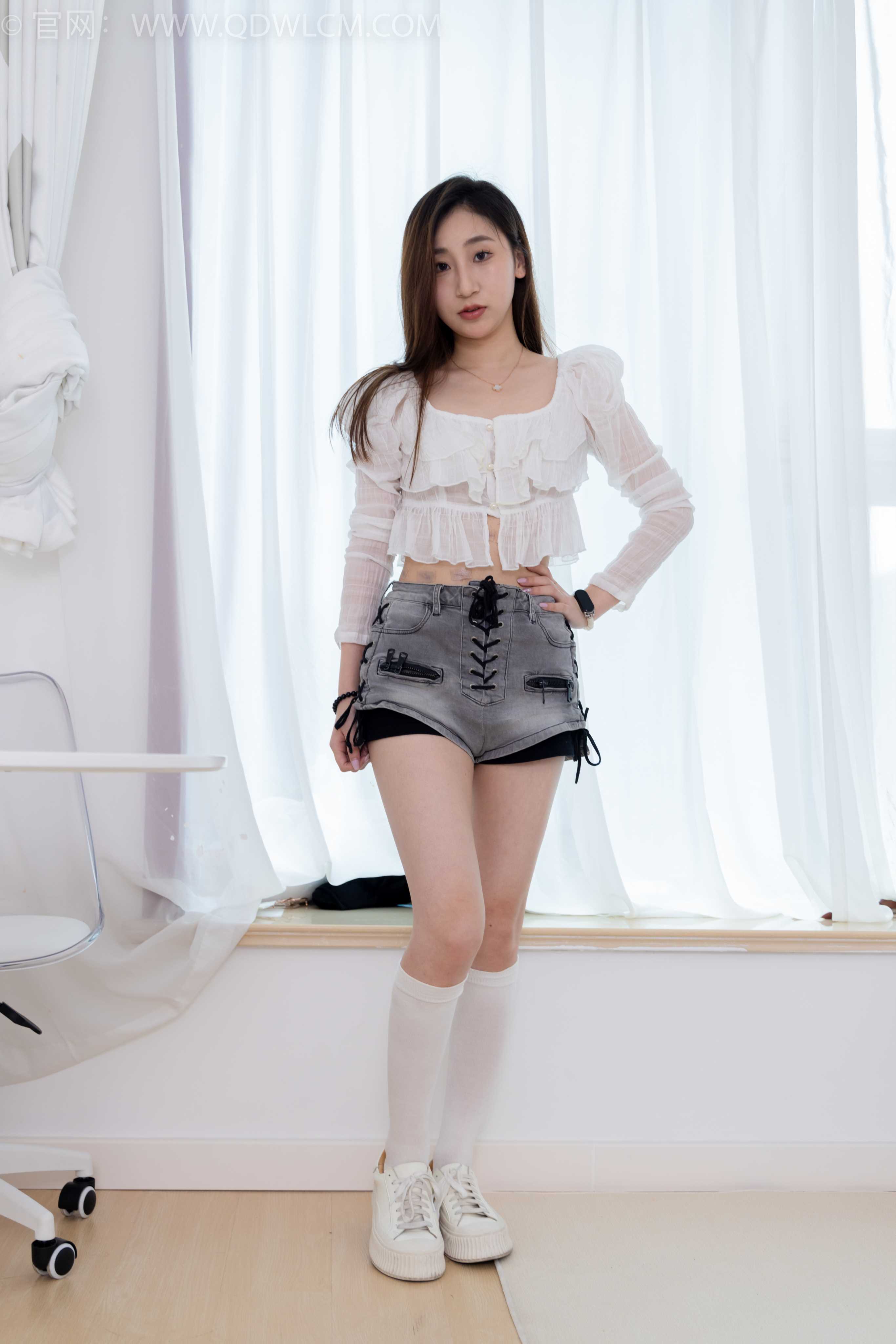 物恋传媒 NO.1697 柚子-新人驾到 [150P-1V-3.68G]