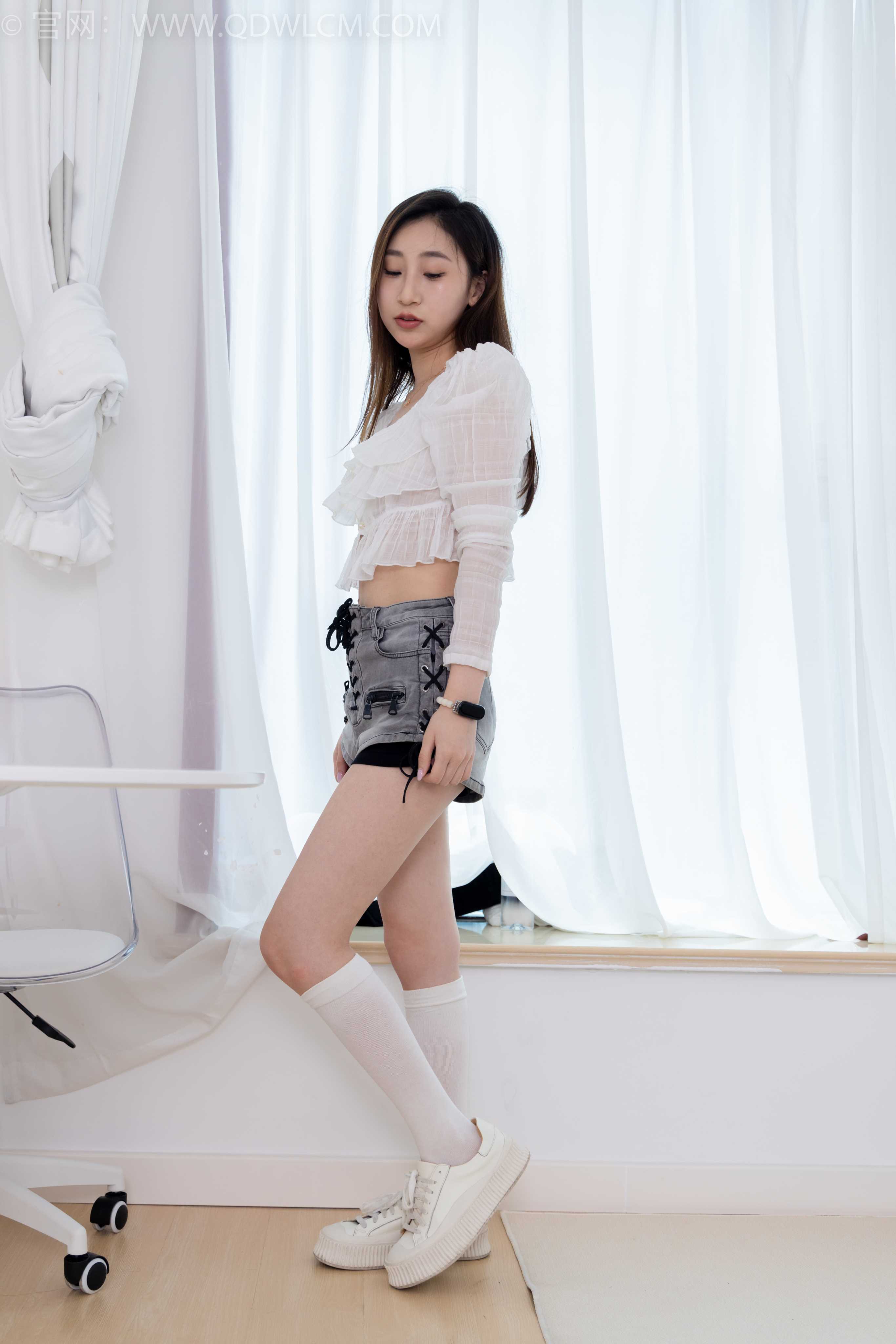 物恋传媒 NO.1697 柚子-新人驾到 [150P-1V-3.68G]
