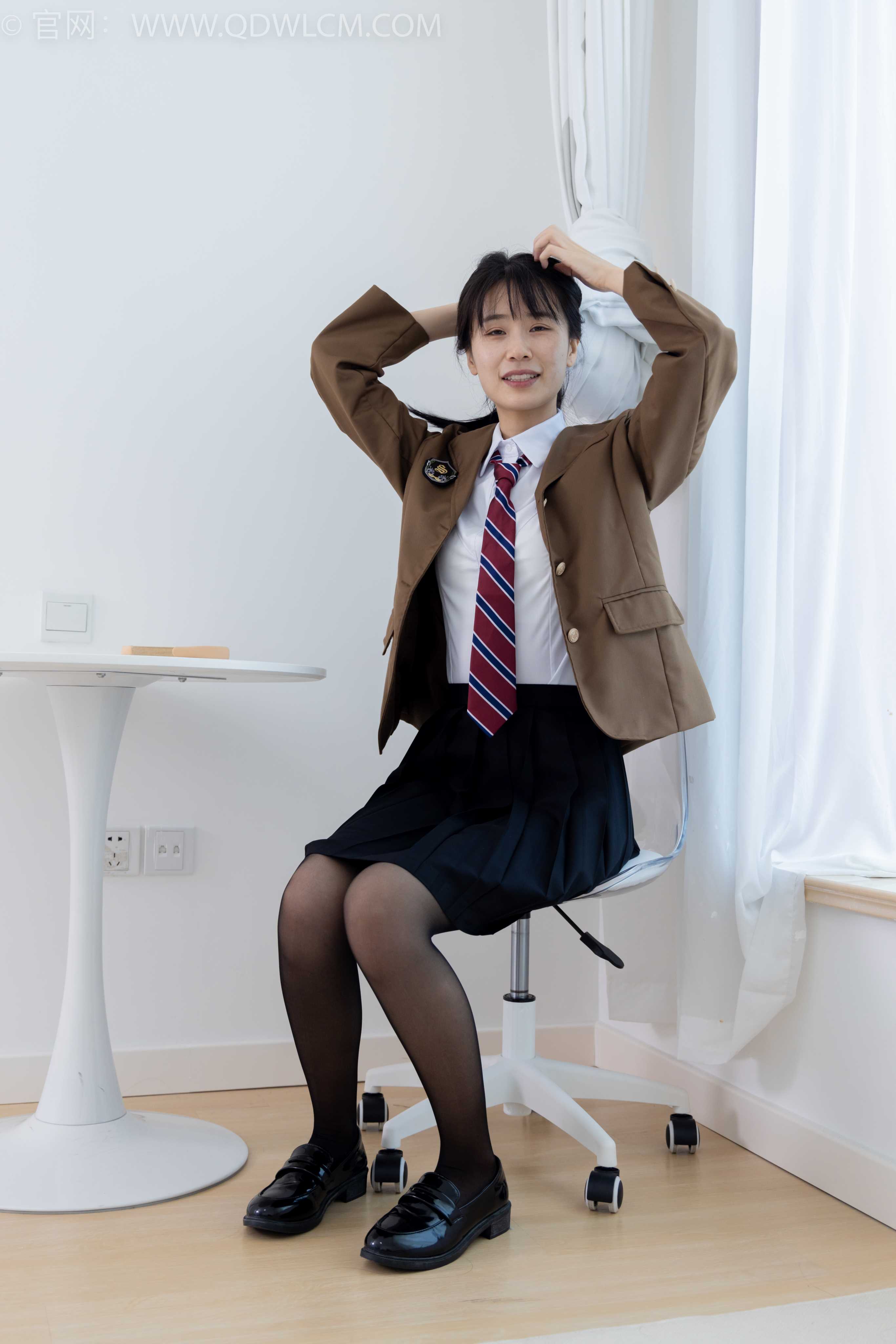 物恋传媒 NO.1713 菜菜-可爱兔兔 [330P-1V-10.43G]