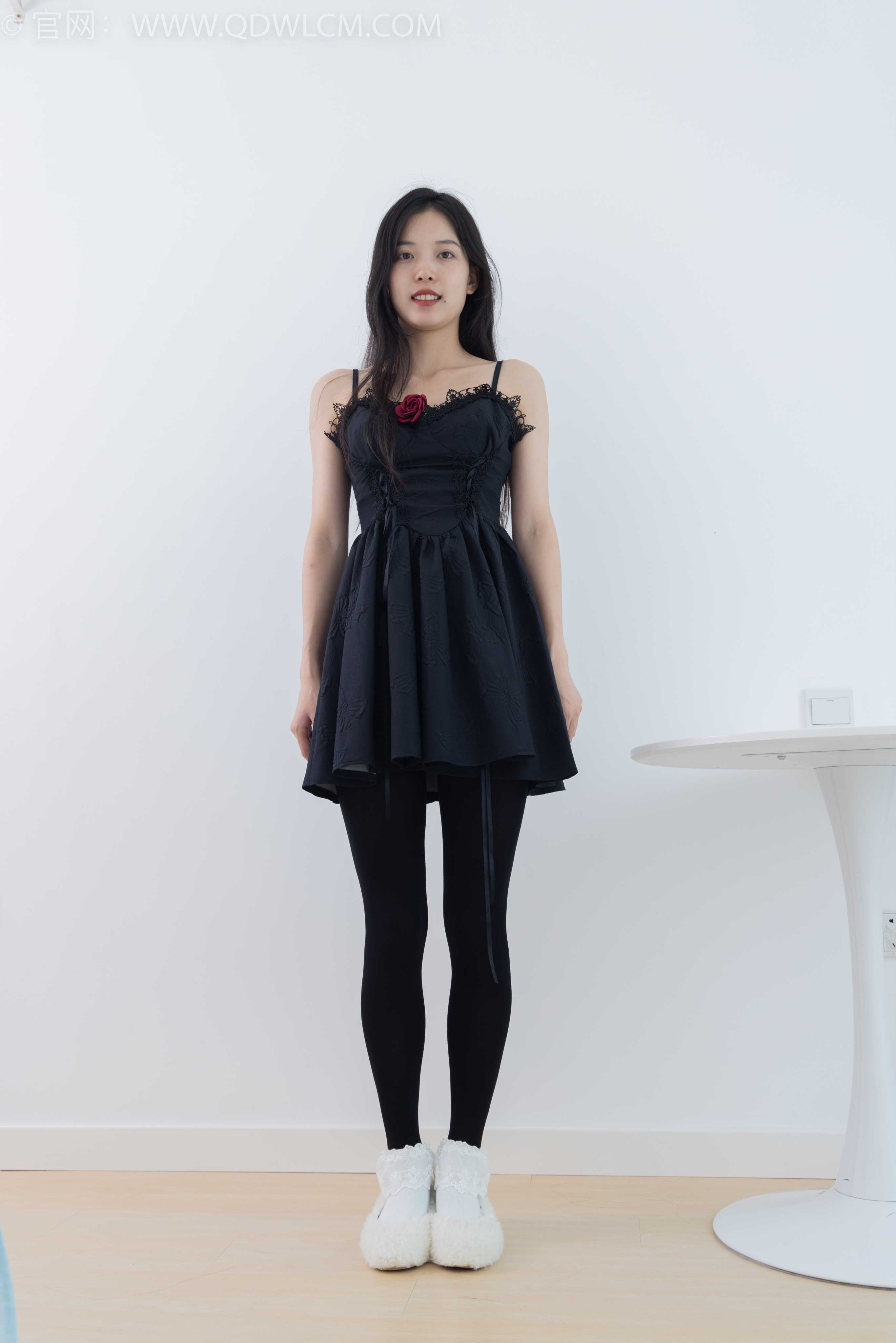 物恋传媒 NO.1722 茯苓-木叶落秋生 [170P-1V-3.9G]