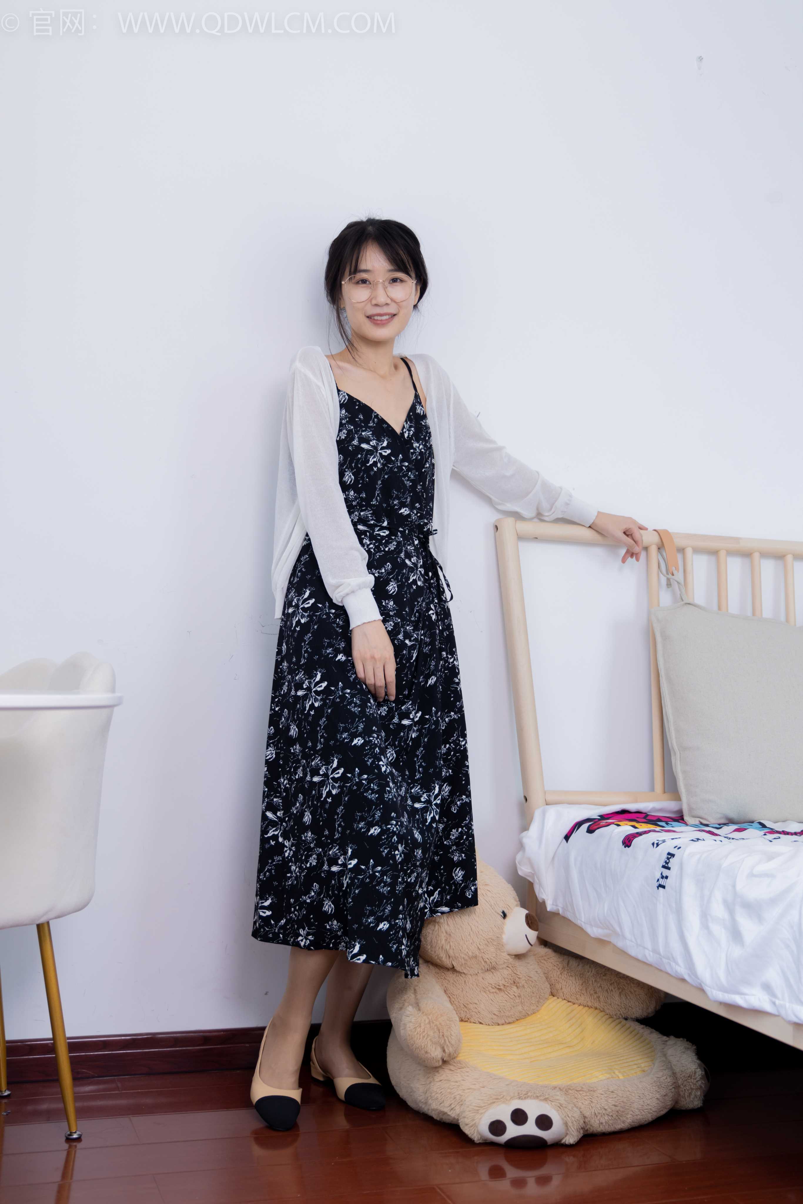物恋传媒 NO.1723 菜菜-明媚阳光 [150P-1V-4.23G]