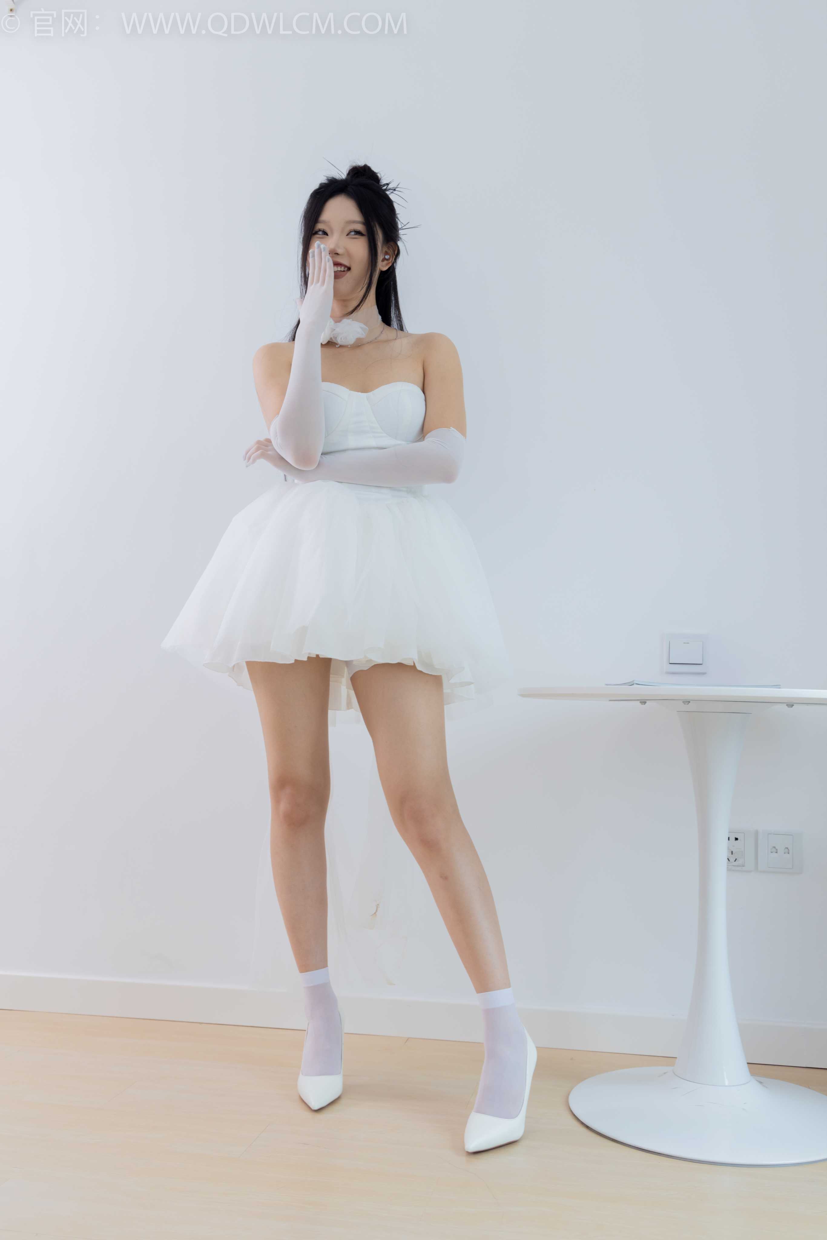 物恋传媒 NO.1753 小竹-浪漫白纱 [220P-1V-5.3G]