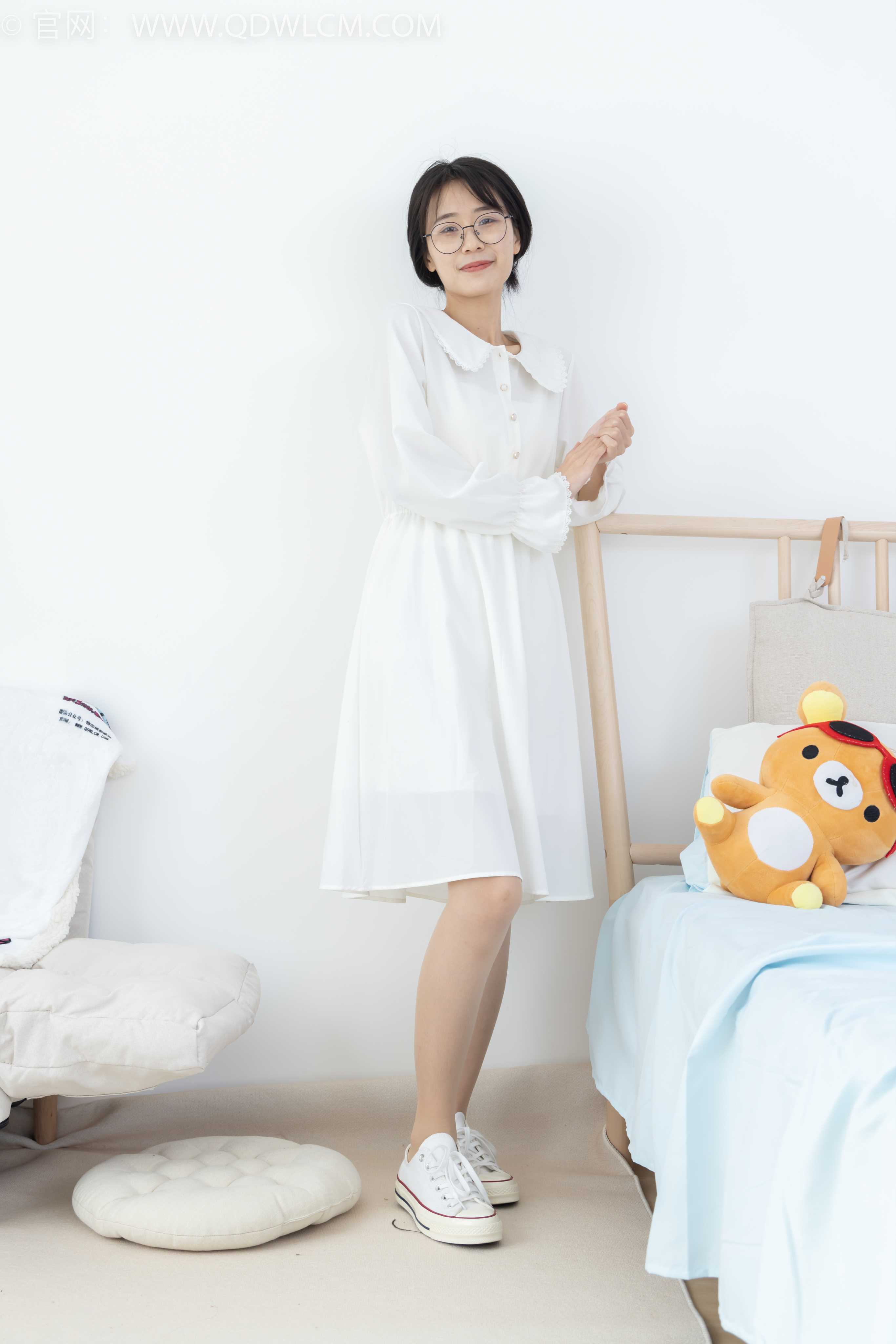 物恋传媒 NO.1754 菜菜-万籁俱静 [160P-1V-3.02G]