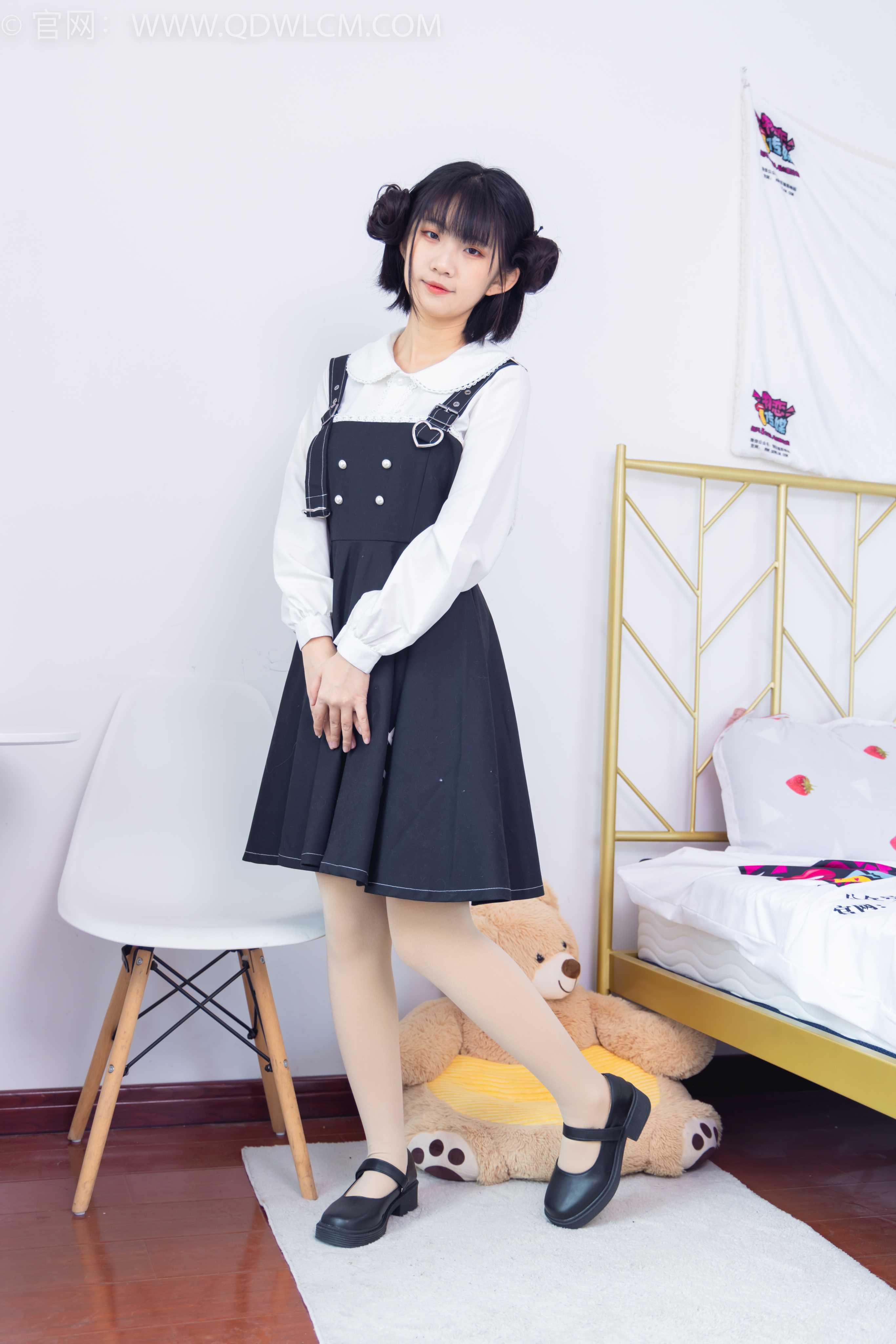 物恋传媒 NO.1799 暗月-爱笑的眼睛 [150P-1V-3.34G]