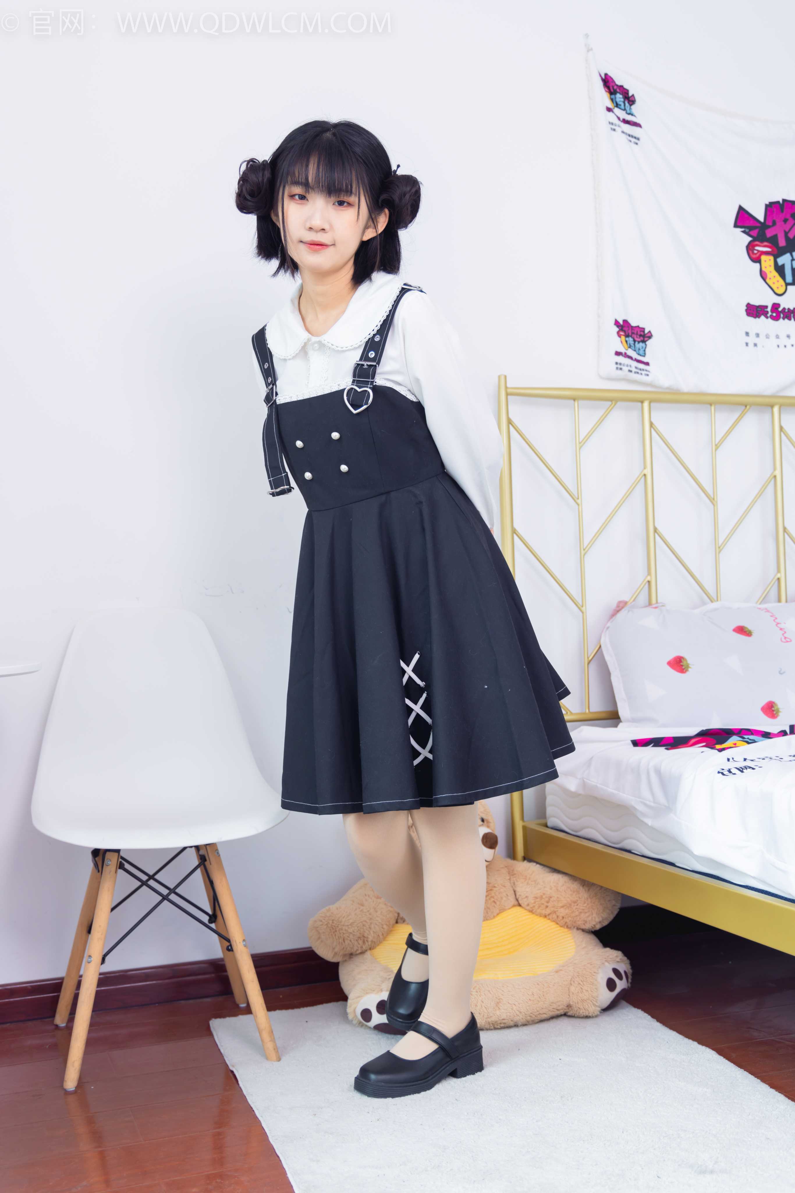 物恋传媒 NO.1799 暗月-爱笑的眼睛 [150P-1V-3.34G]