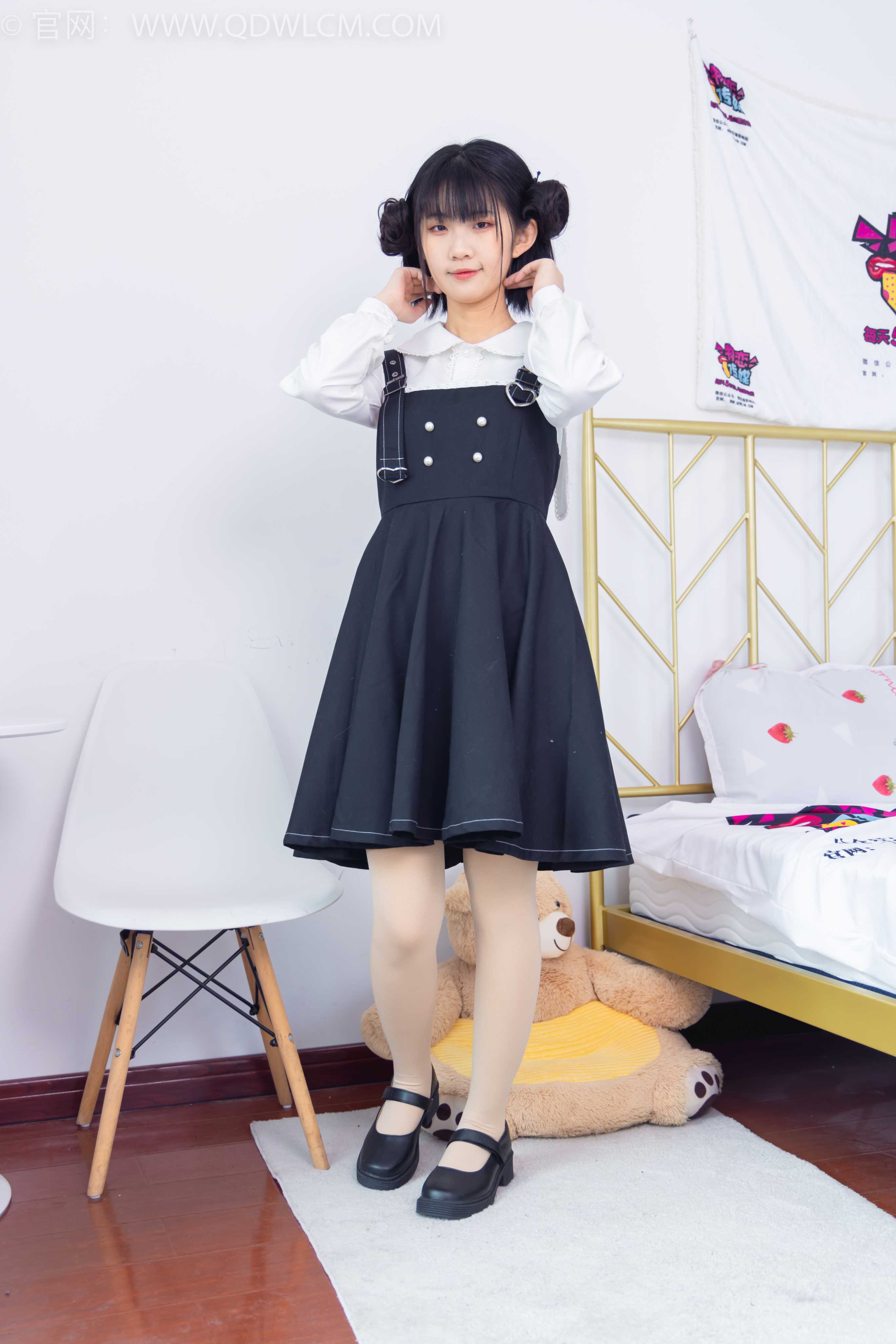 物恋传媒 NO.1799 暗月-爱笑的眼睛 [150P-1V-3.34G]