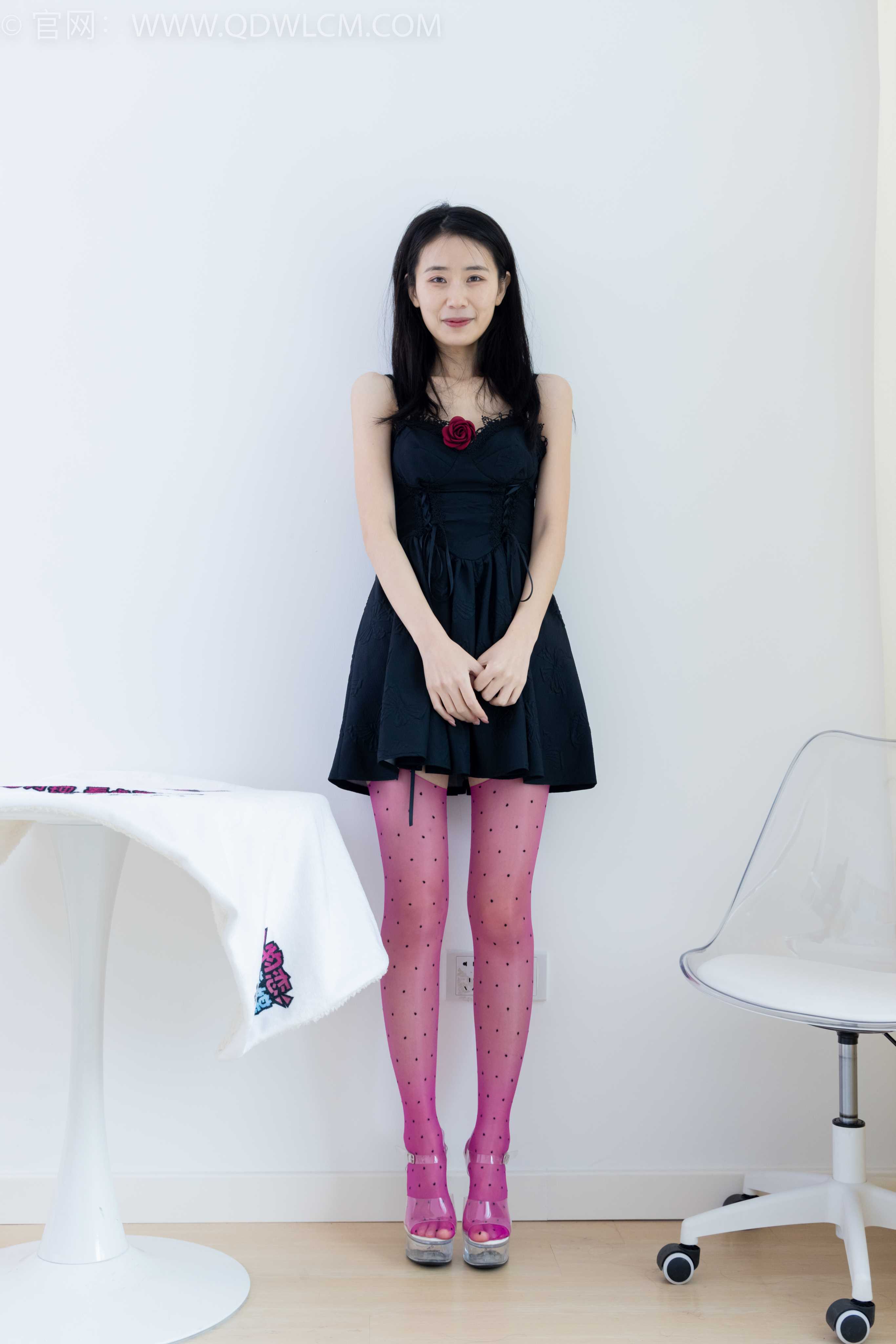 物恋传媒 NO.1885 菜菜-小小的感动 [160P-1V-4.23G]