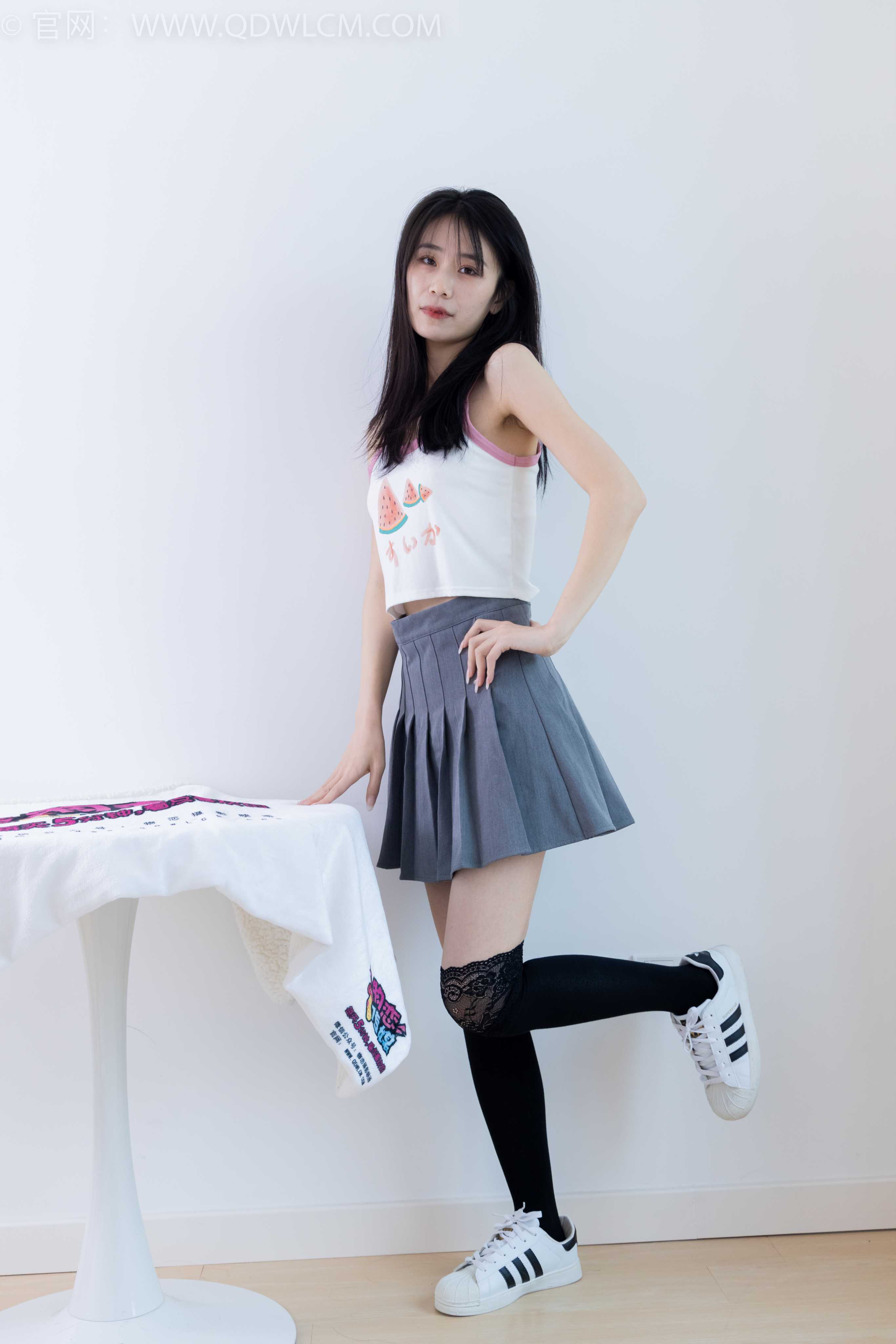 物恋传媒 NO.1922 菜菜-追风赶月 [160P-1V-4.12G]