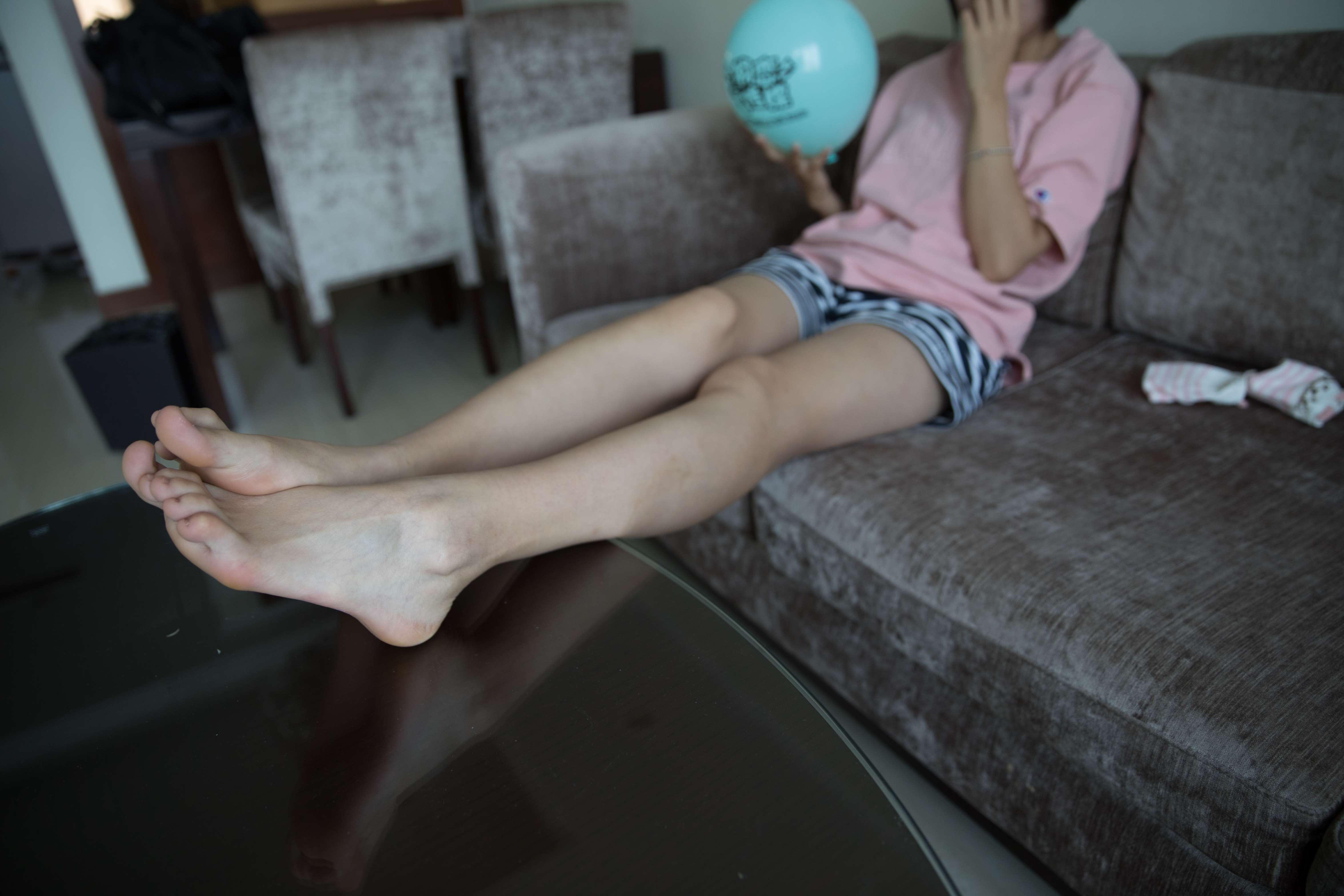 物恋传媒 No.295 小飞-俏丽的懵懂  [193P+1V4.35G]