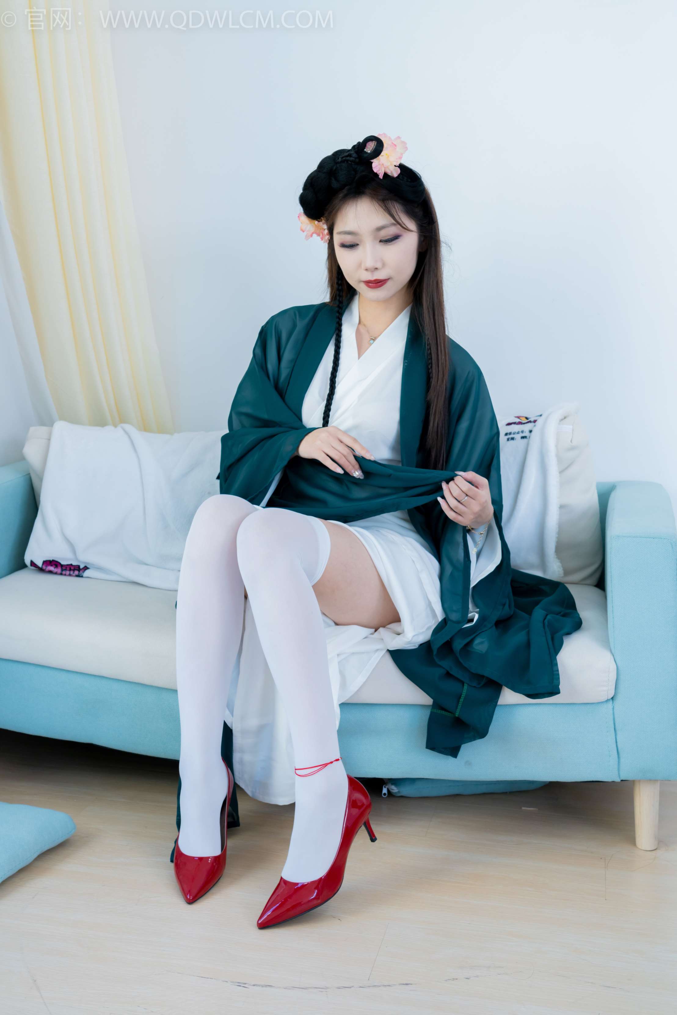 物恋传媒 NO.2212 泡泡-一滴泪[200P-1V-5.53G]